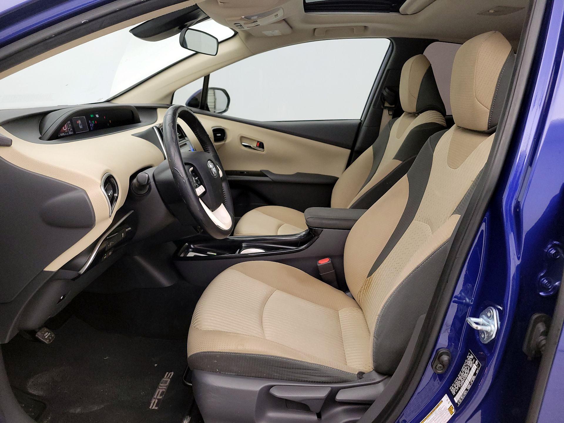 Thumbnail: 2016 Toyota Prius - 11