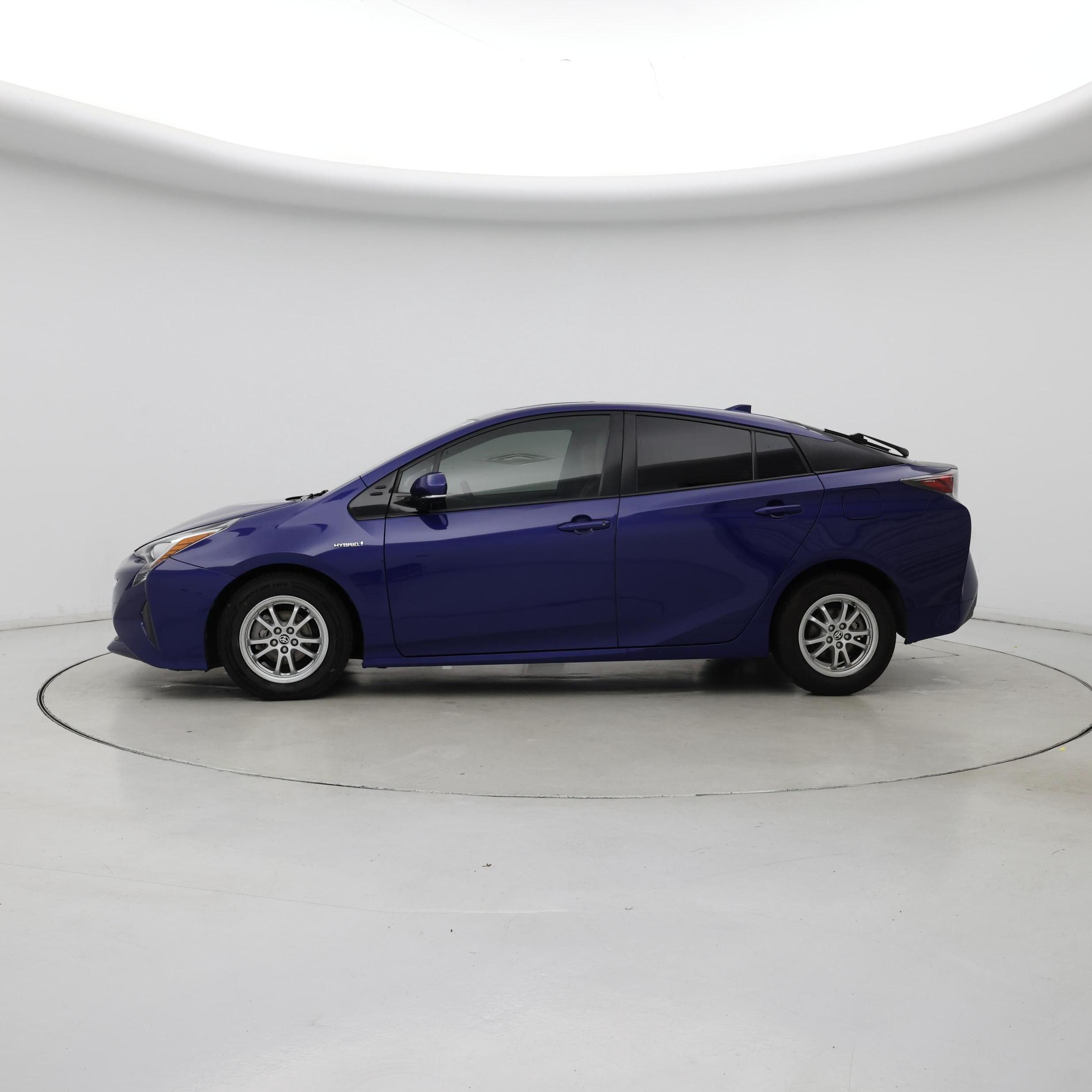 Thumbnail: 2016 Toyota Prius - 3