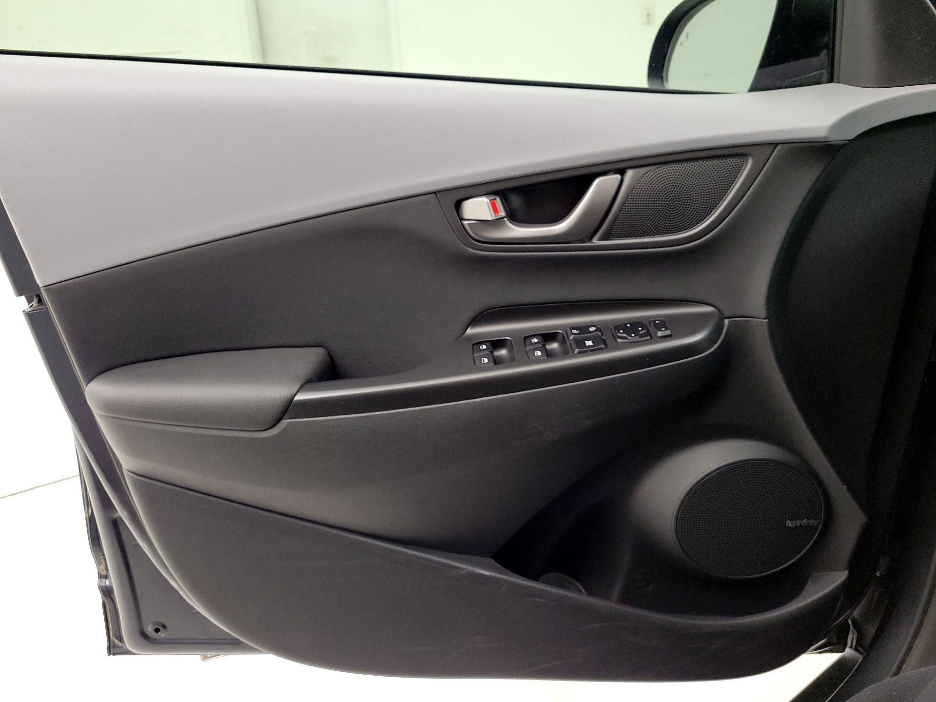 Thumbnail: 2021 Hyundai Kona - 12