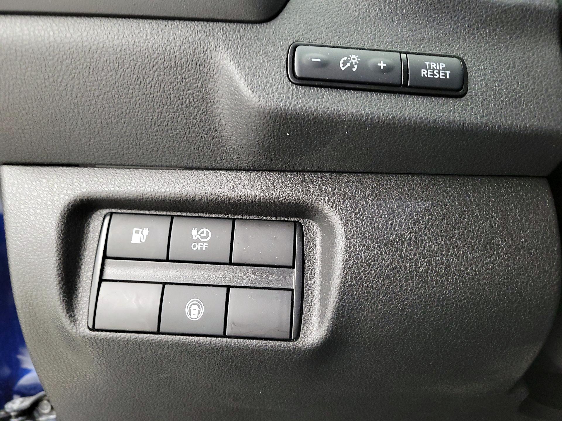 Thumbnail: 2025 Nissan Leaf - 13