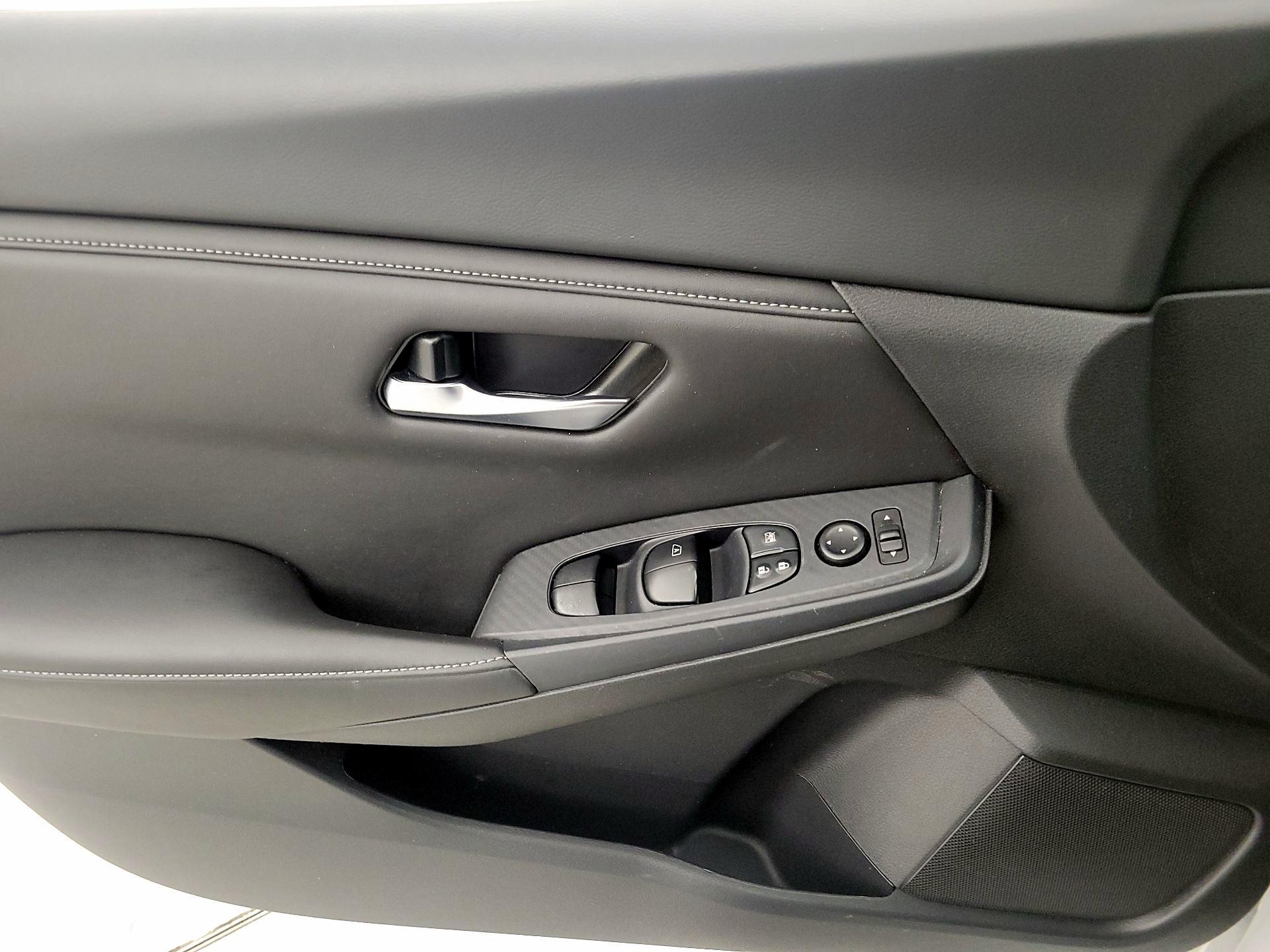 Thumbnail: 2023 Nissan Sentra - 12