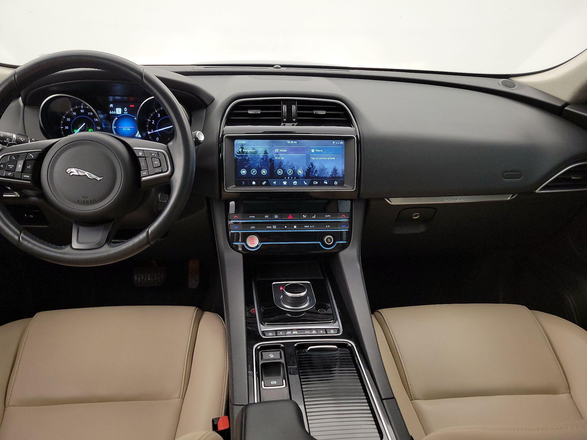 Thumbnail: 2020 Jaguar F-Pace - 9