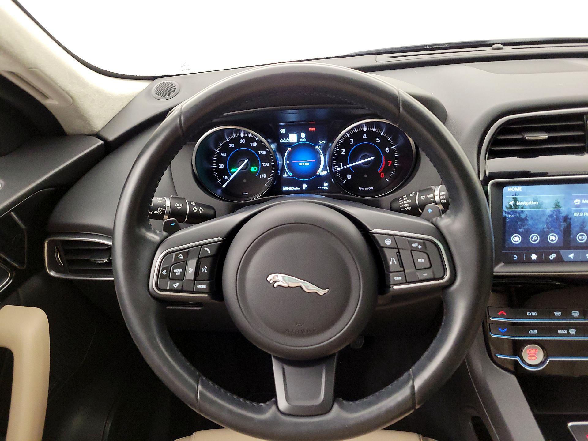 Thumbnail: 2020 Jaguar F-Pace - 10