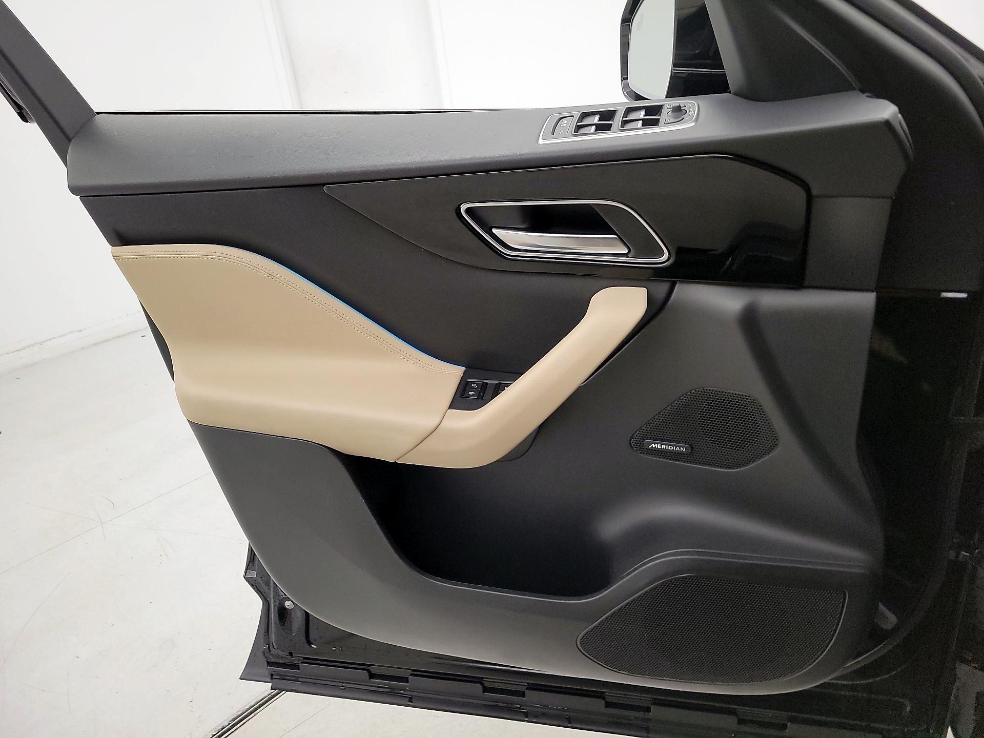 Thumbnail: 2020 Jaguar F-Pace - 12