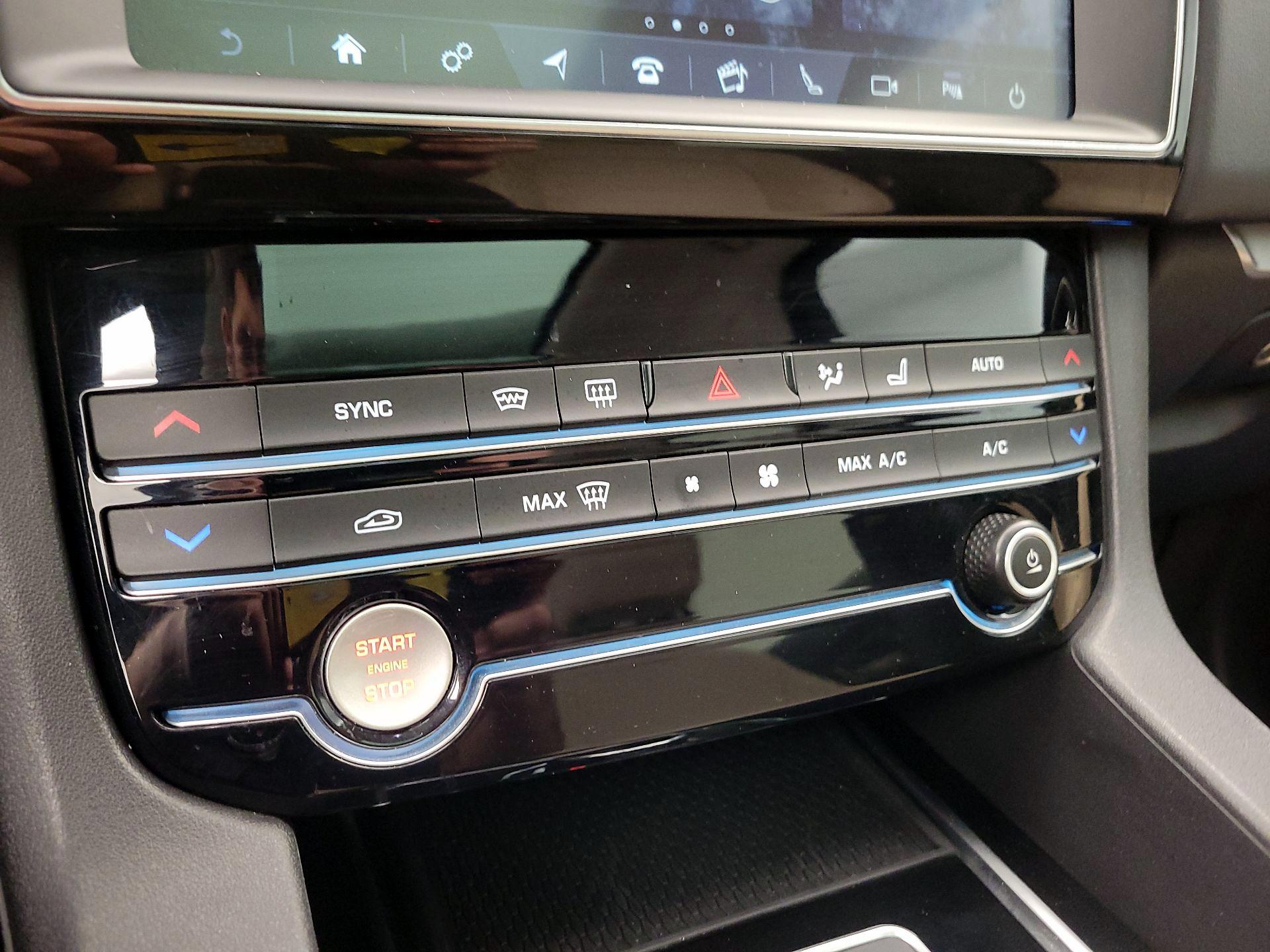 Thumbnail: 2020 Jaguar F-Pace - 16