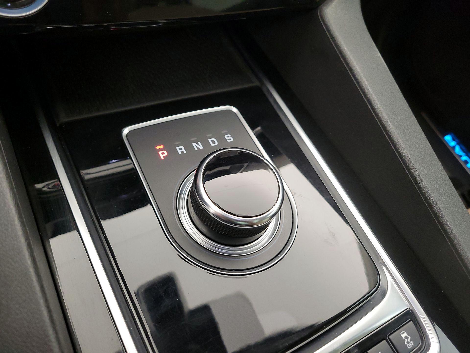 Thumbnail: 2020 Jaguar F-Pace - 17