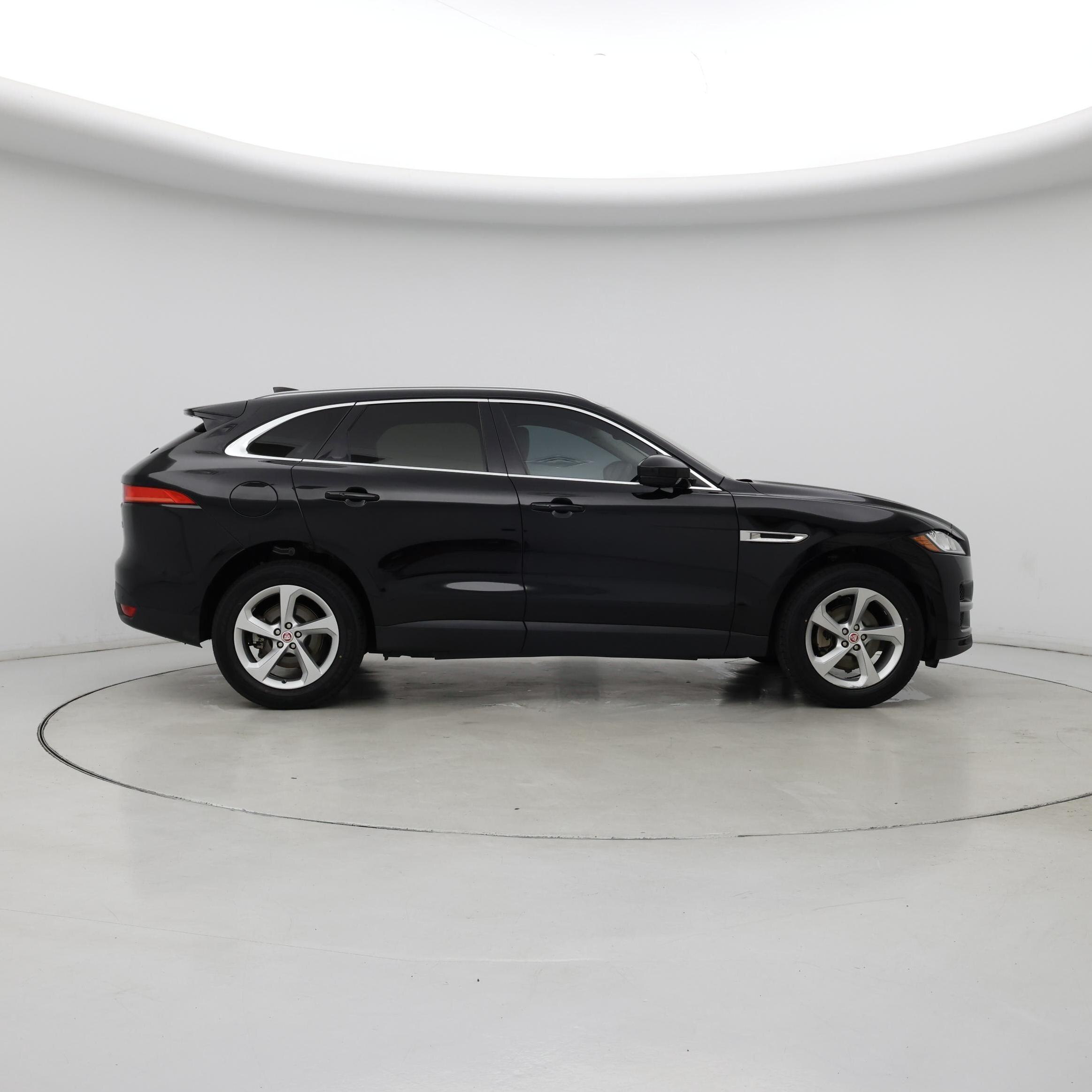 Thumbnail: 2020 Jaguar F-Pace - 7