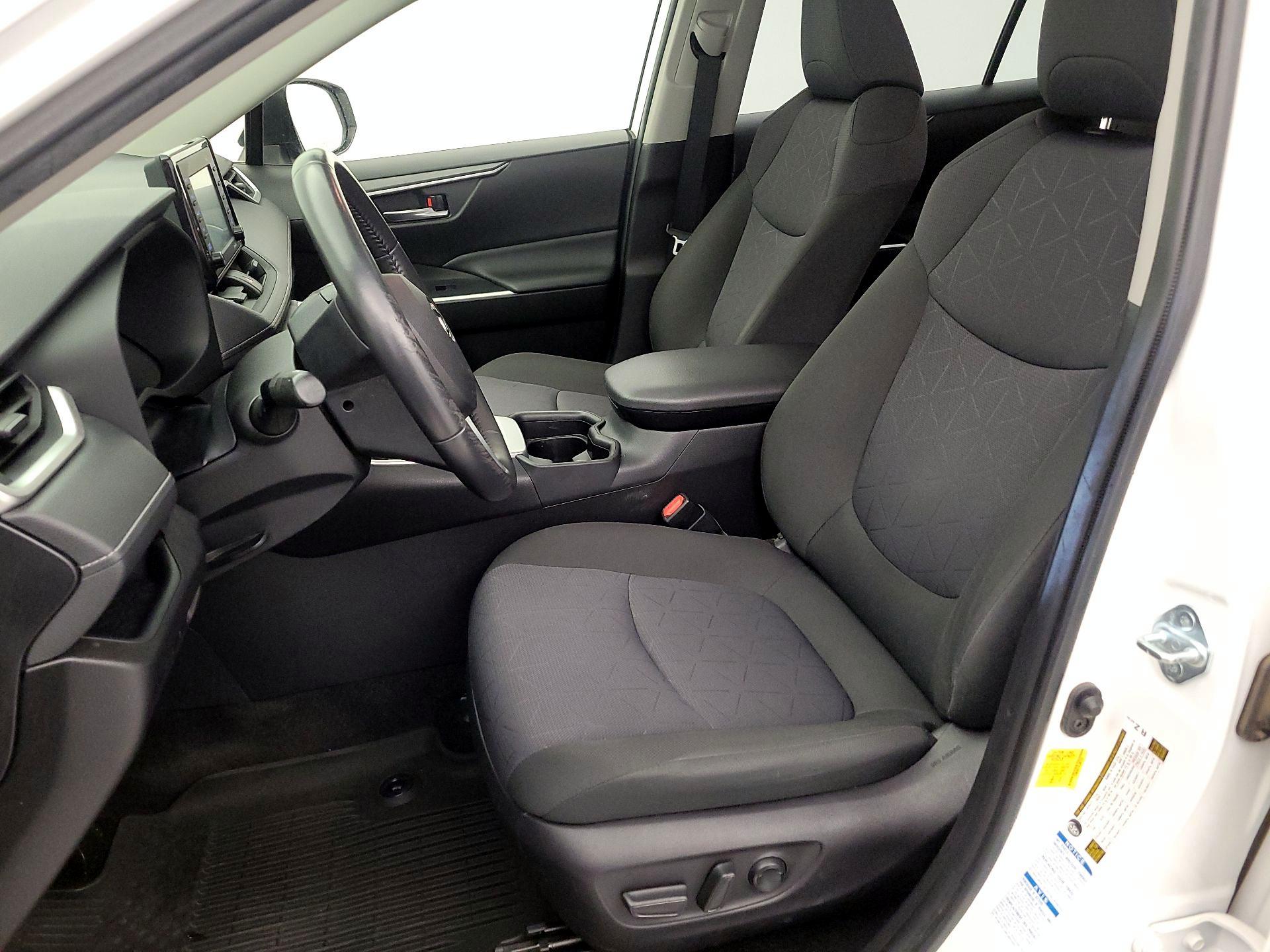 Thumbnail: 2020 Toyota RAV4 - 11