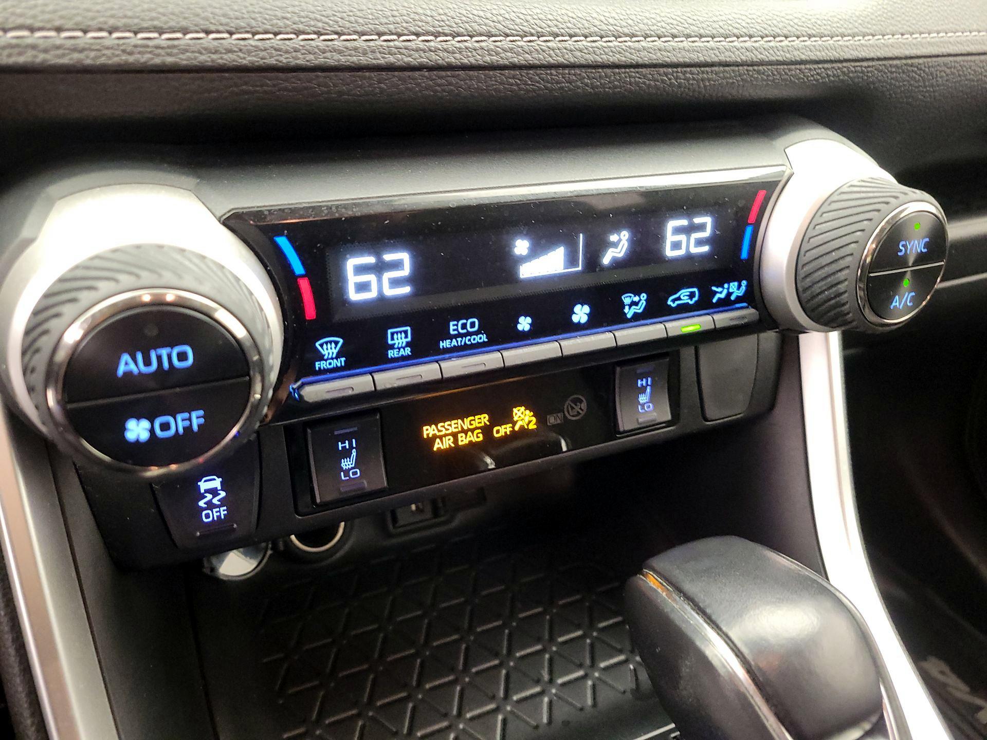 Thumbnail: 2020 Toyota RAV4 - 16