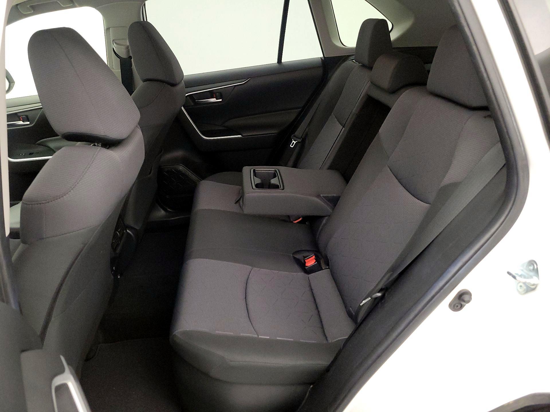 Thumbnail: 2020 Toyota RAV4 - 20