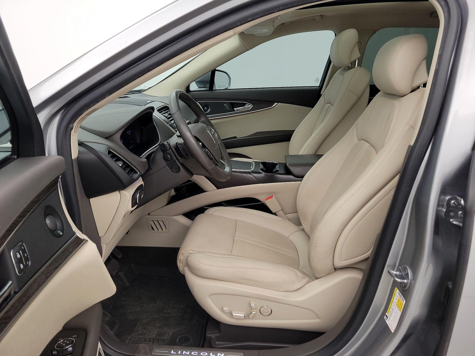Thumbnail: 2020 Lincoln Nautilus - 11
