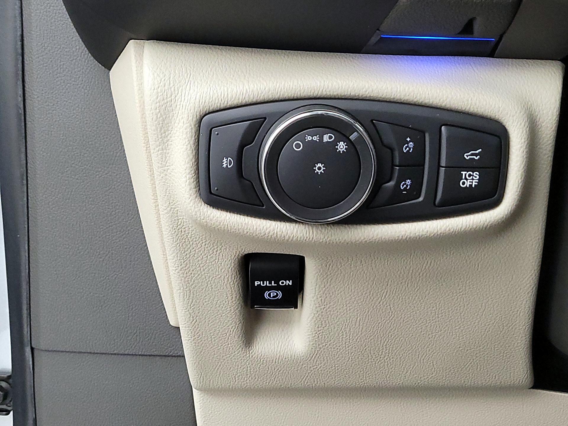 Thumbnail: 2020 Lincoln Nautilus - 13