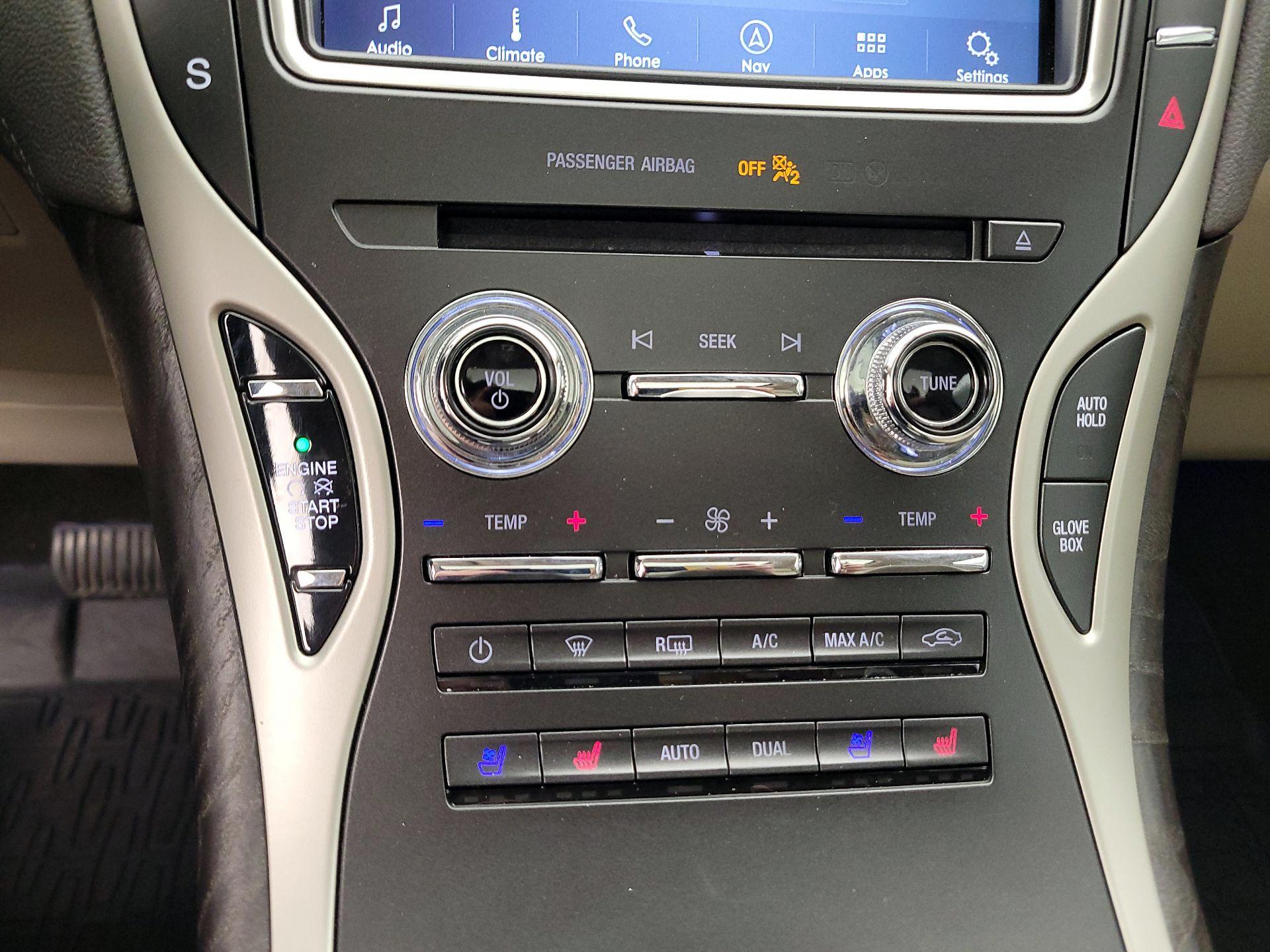 Thumbnail: 2020 Lincoln Nautilus - 17