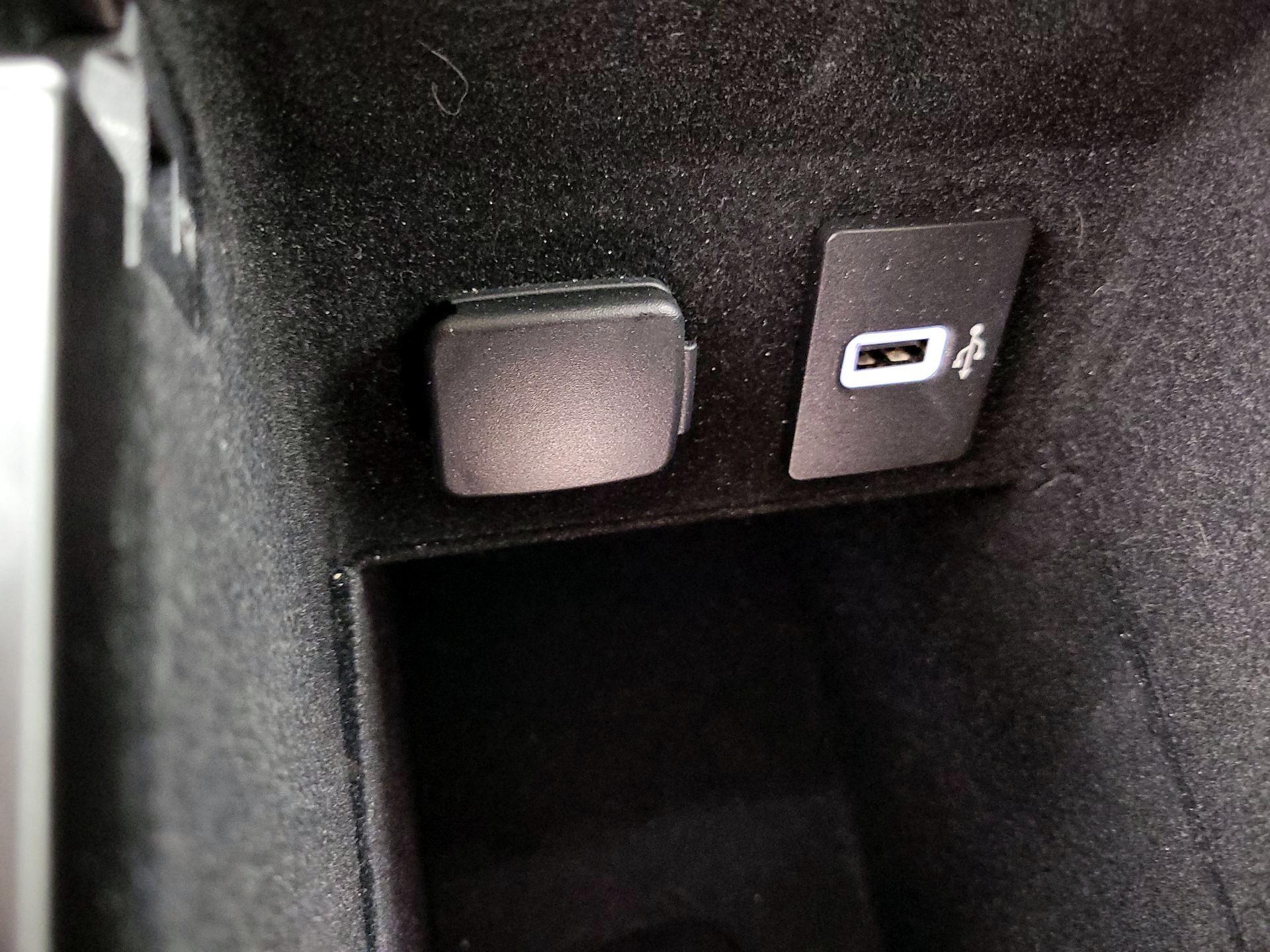 Thumbnail: 2020 Lincoln Nautilus - 19