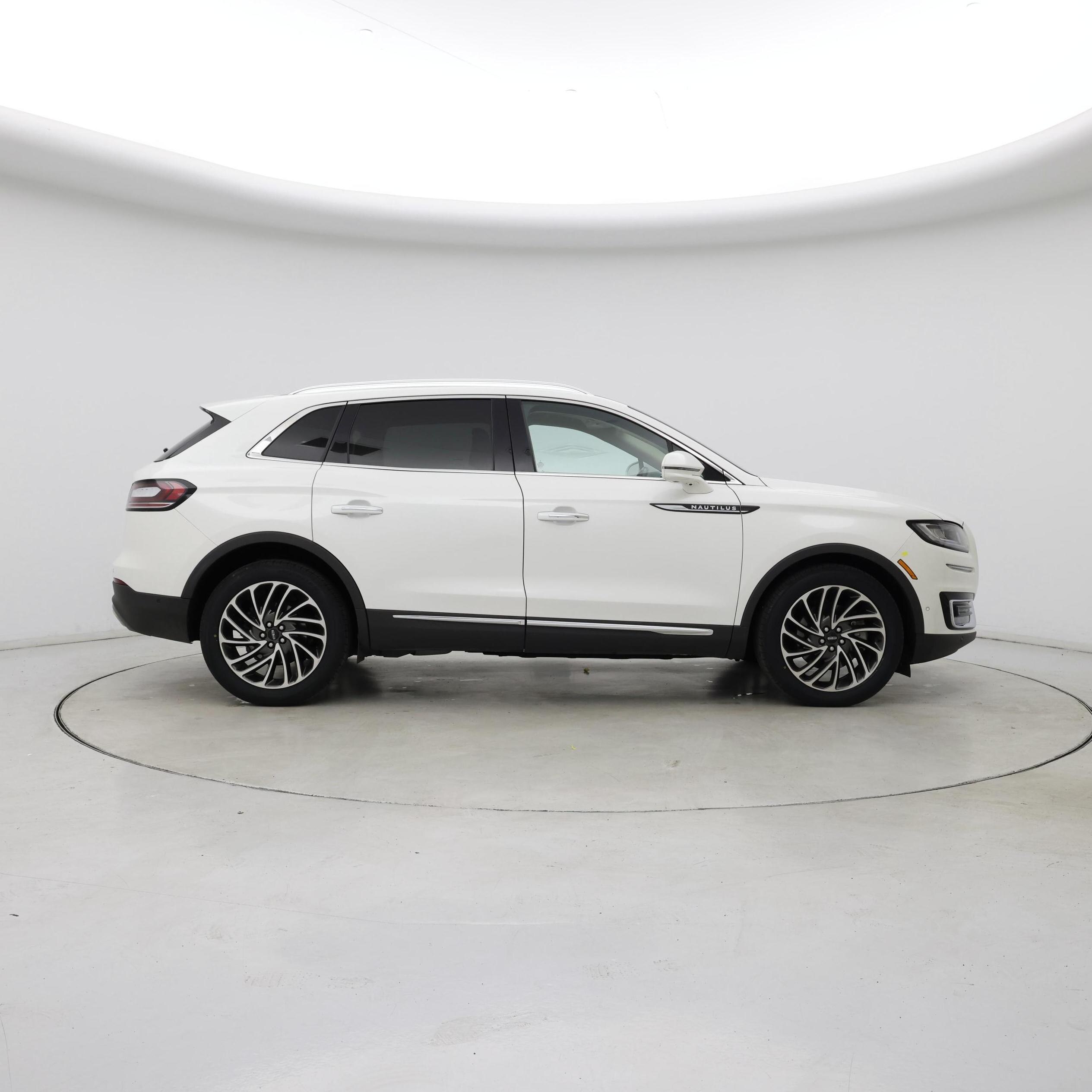 Thumbnail: 2020 Lincoln Nautilus - 7