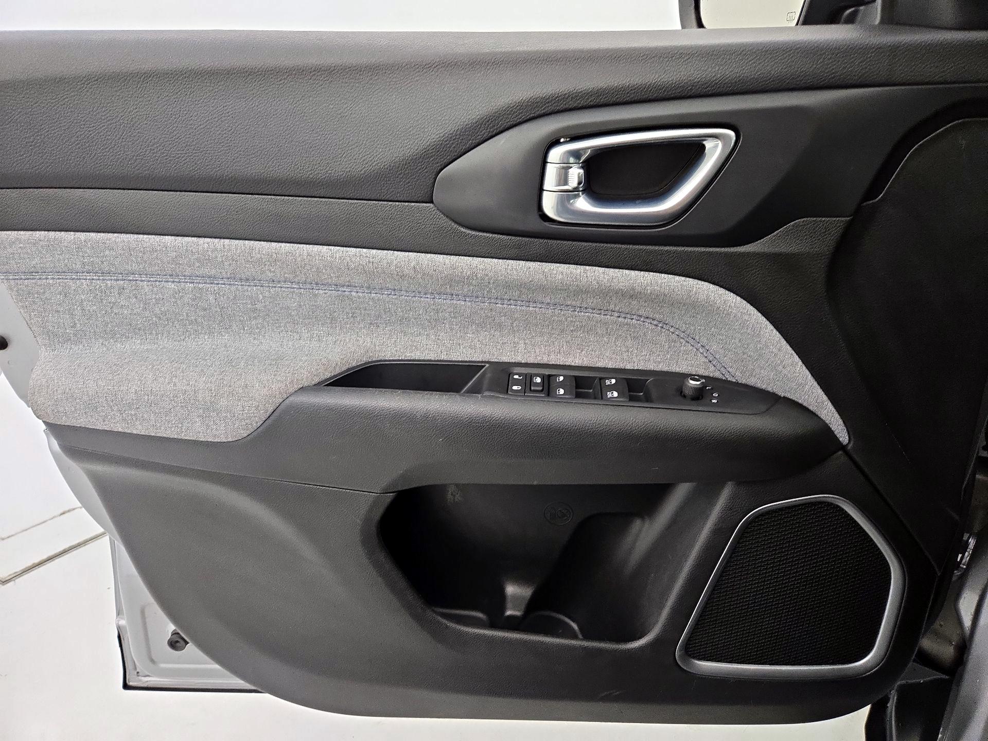 Thumbnail: 2022 Jeep Compass - 12