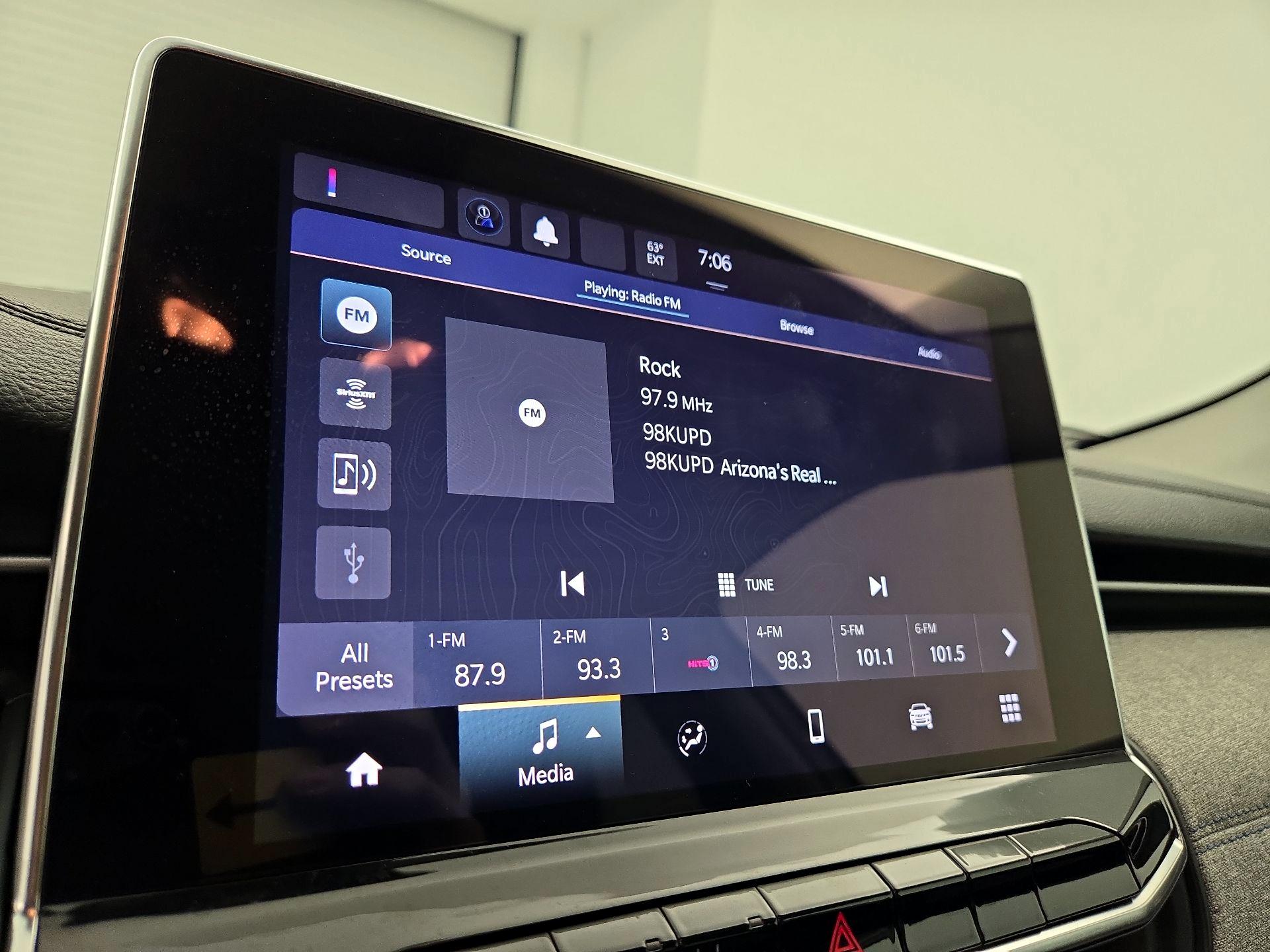 Thumbnail: 2022 Jeep Compass - 15