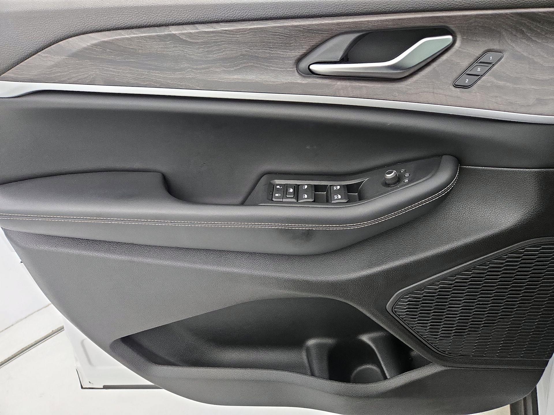 Thumbnail: 2023 Jeep Grand Cherokee - 12