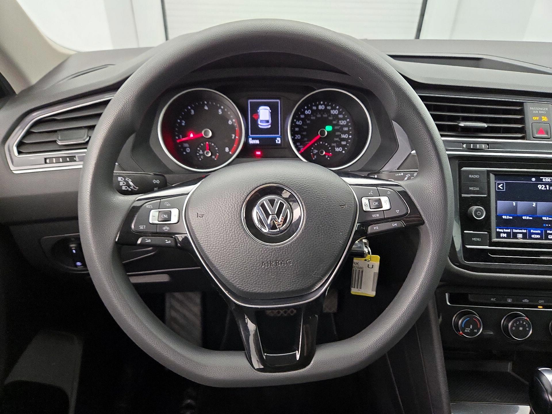 Thumbnail: 2021 Volkswagen Tiguan - 10