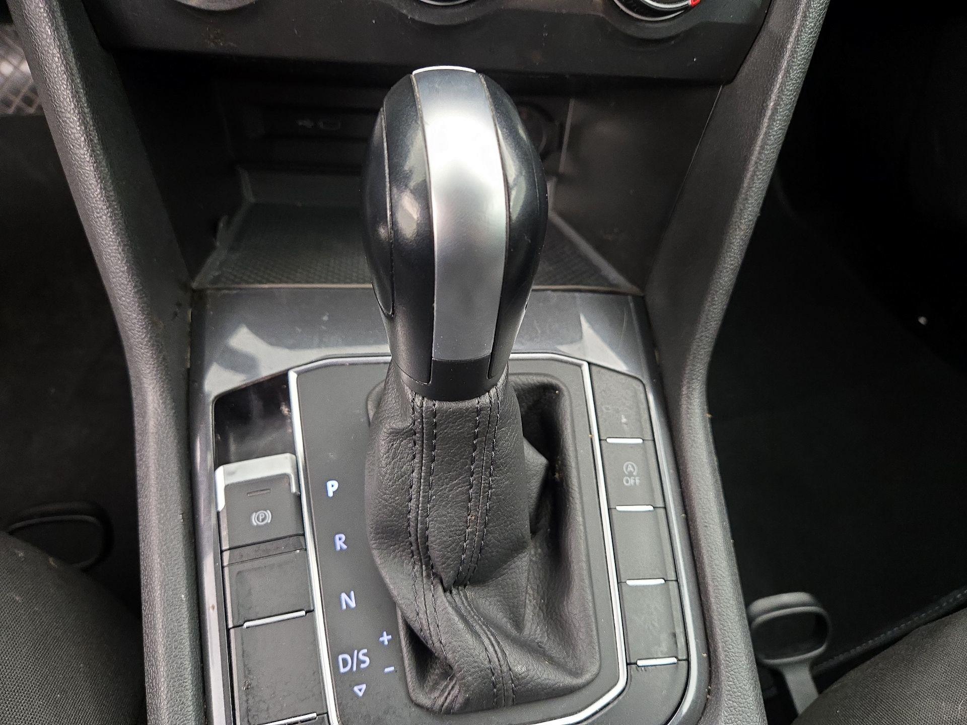 Thumbnail: 2021 Volkswagen Tiguan - 17