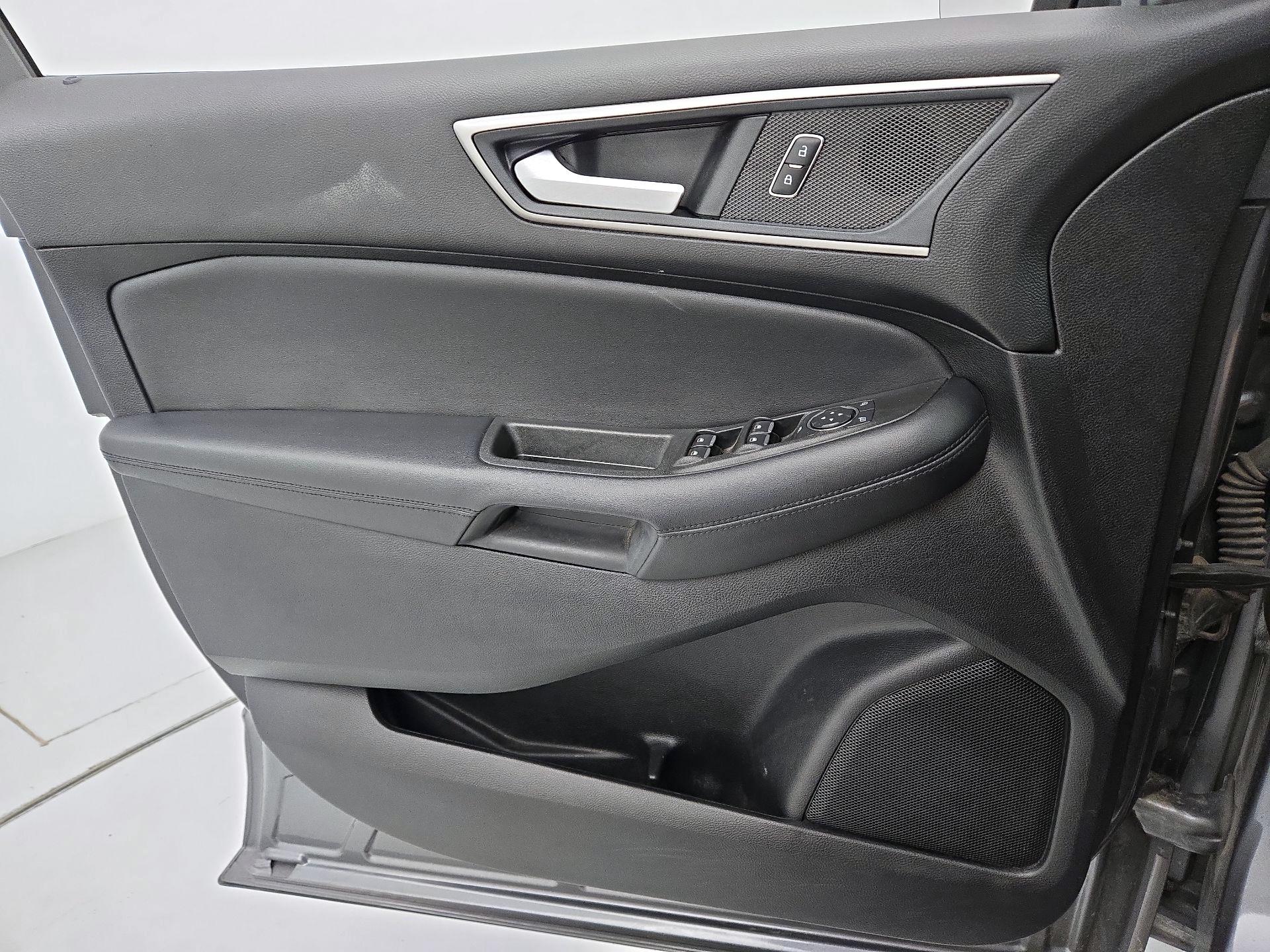 Thumbnail: 2022 Ford Edge - 12