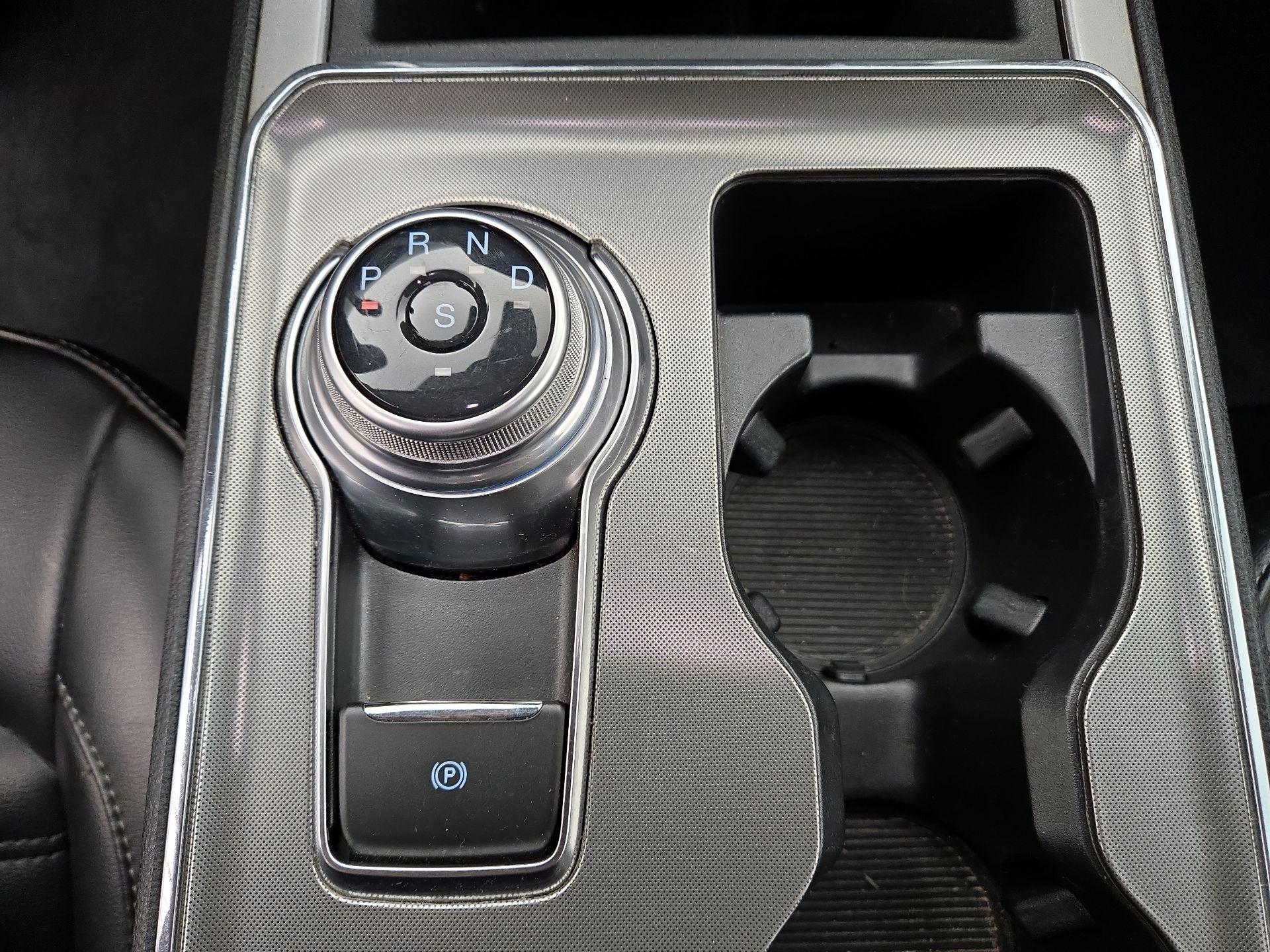 Thumbnail: 2022 Ford Edge - 18