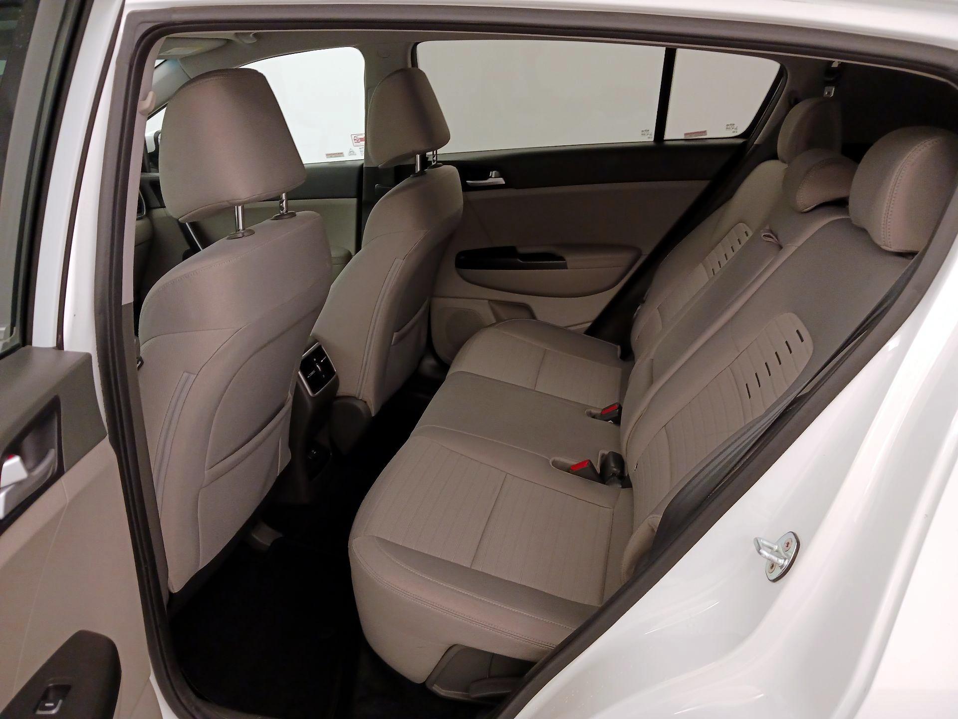 Thumbnail: 2017 Kia Sportage - 19