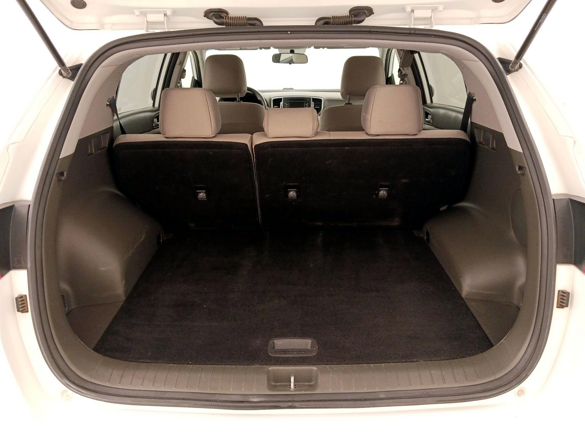 Thumbnail: 2017 Kia Sportage - 20