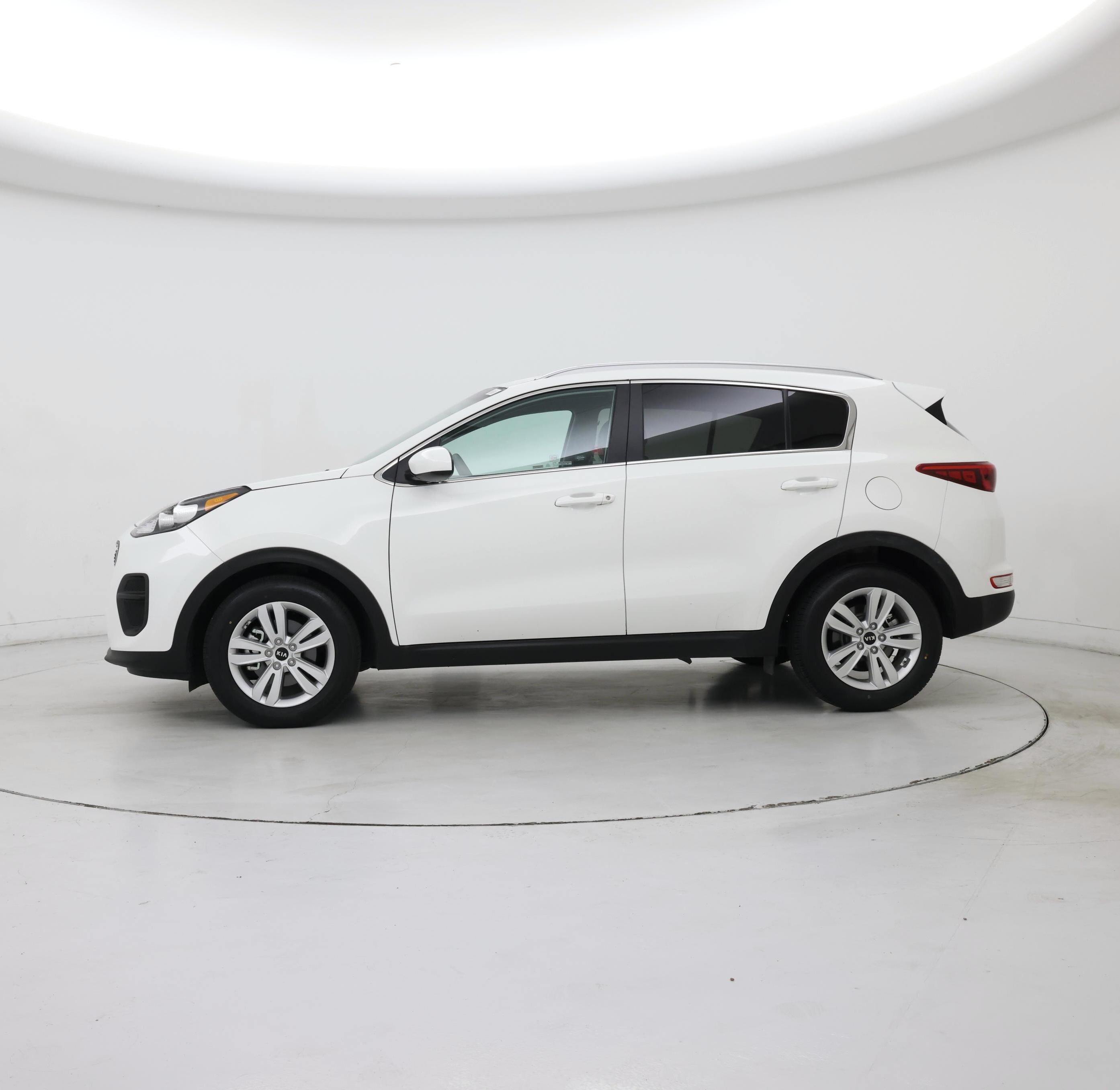 Thumbnail: 2017 Kia Sportage - 3