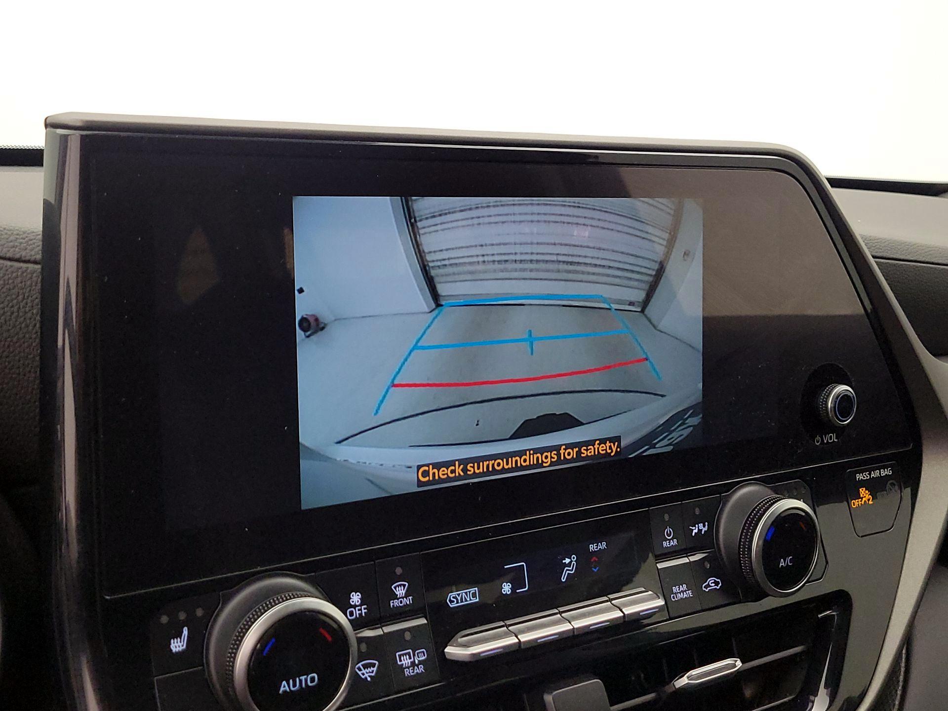 Thumbnail: 2023 Toyota Highlander - 14