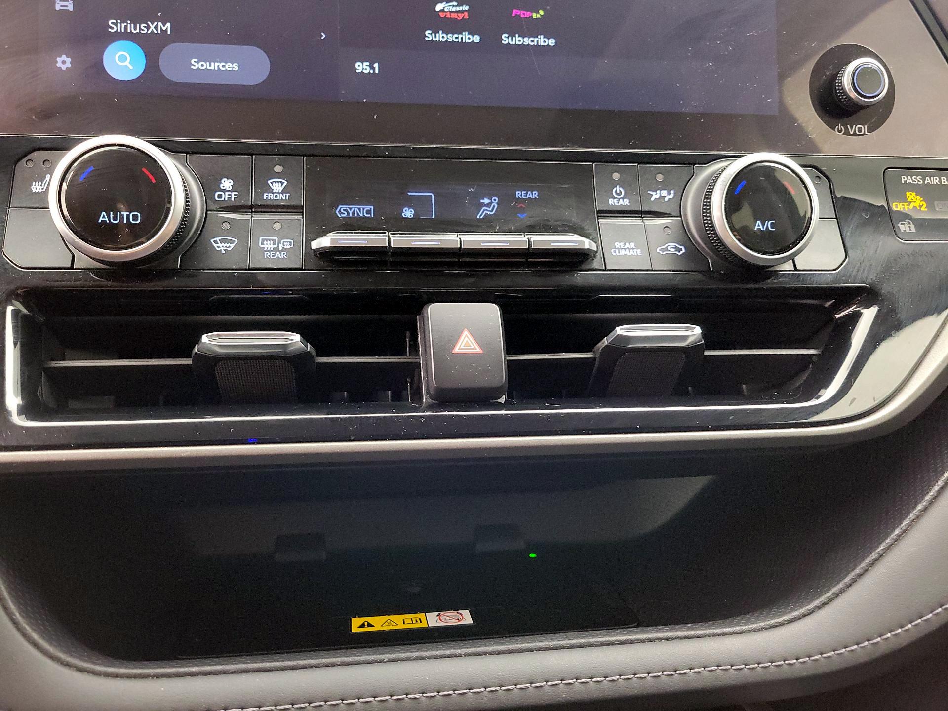 Thumbnail: 2023 Toyota Highlander - 16