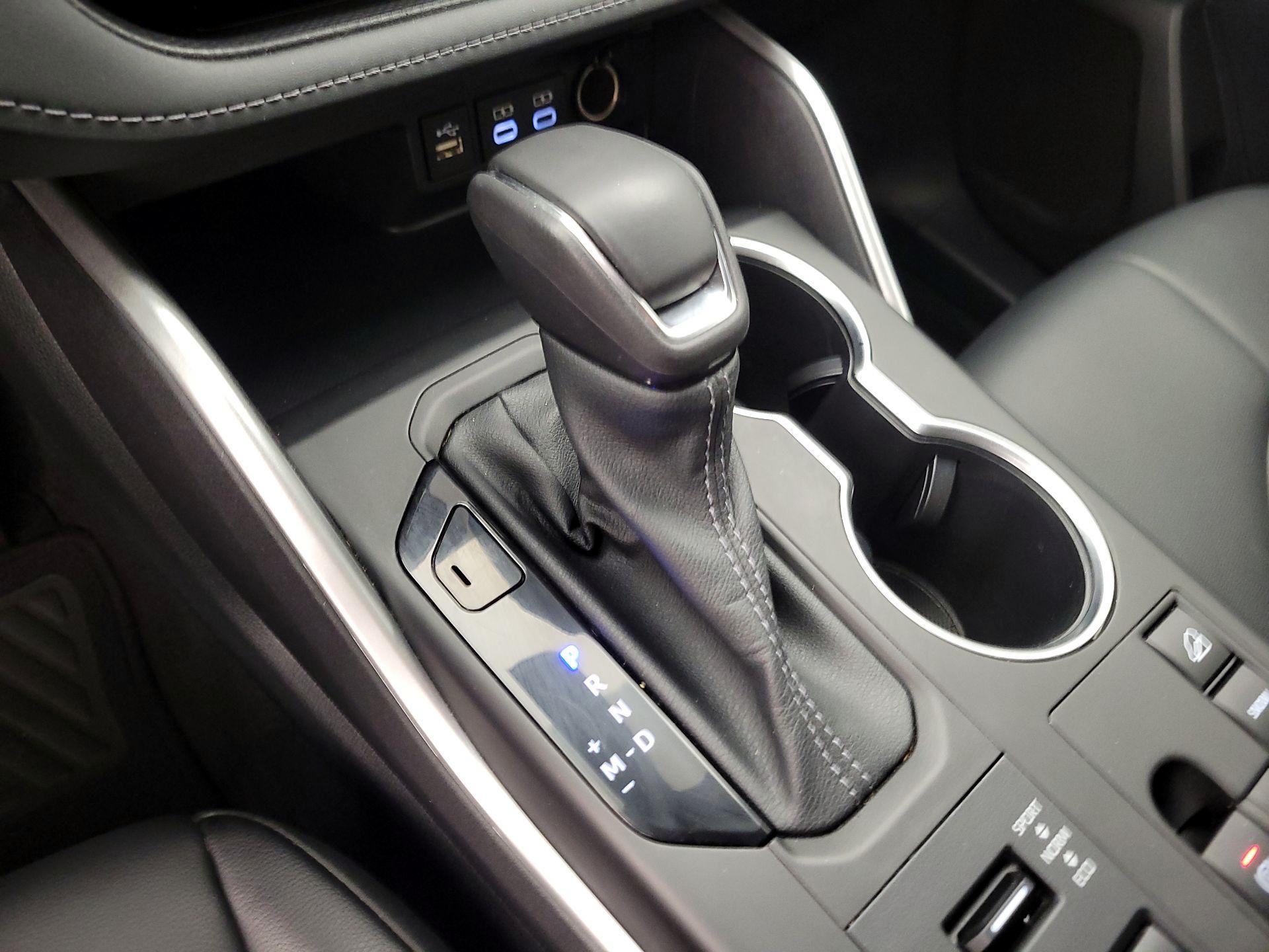 Thumbnail: 2023 Toyota Highlander - 17