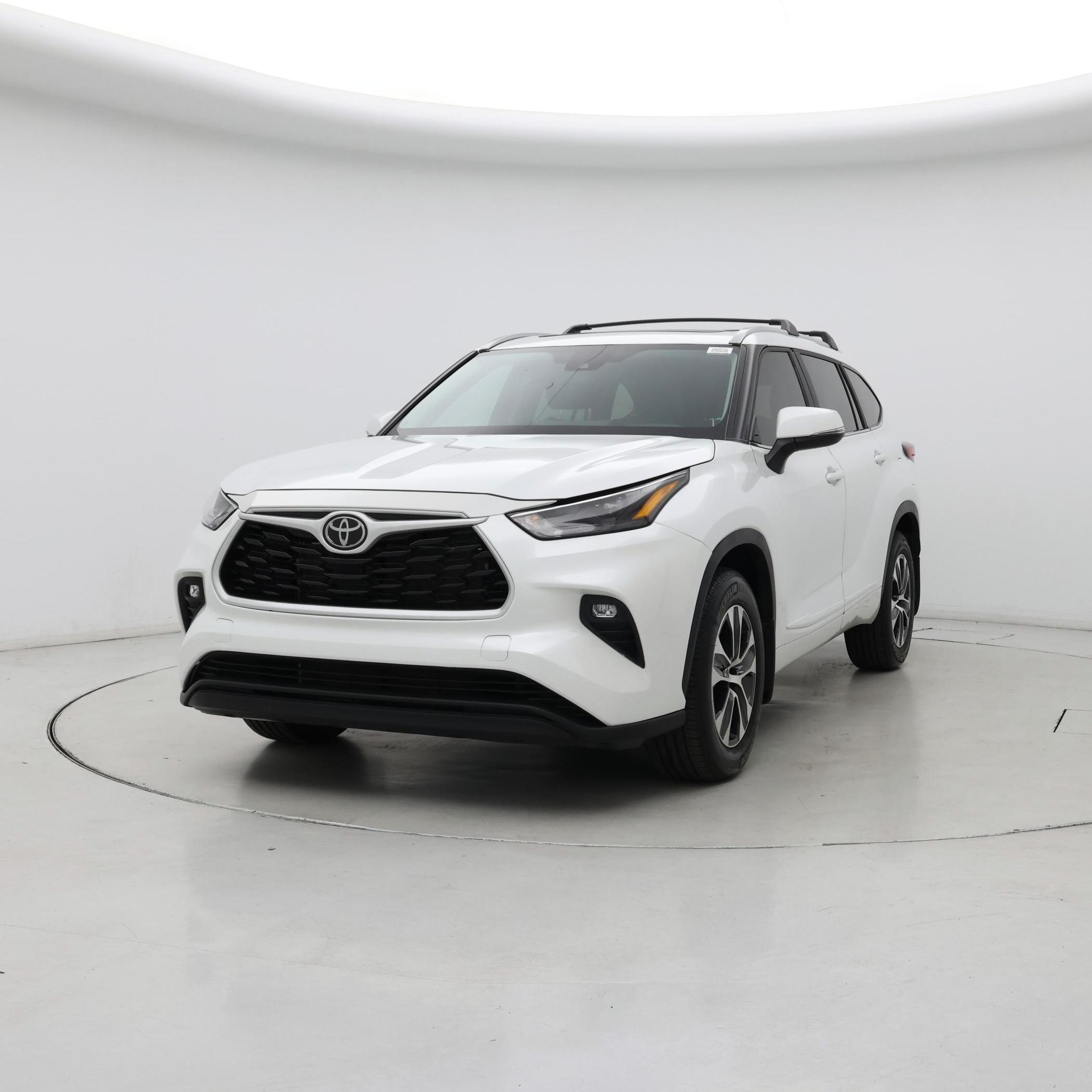 Thumbnail: 2023 Toyota Highlander - 4