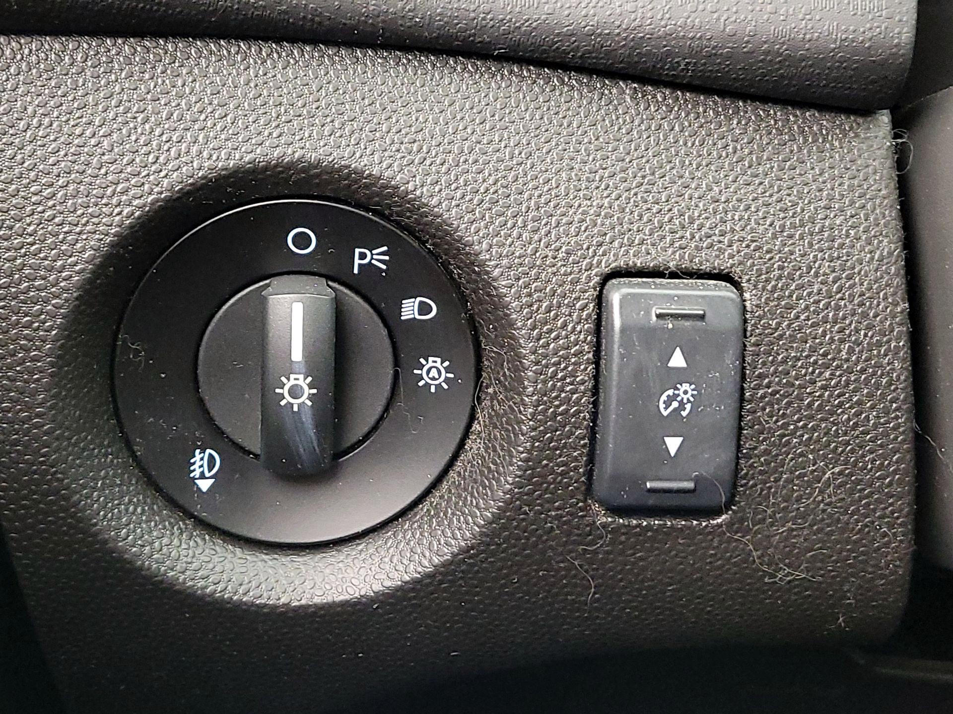 Thumbnail: 2019 Ford Fiesta - 13