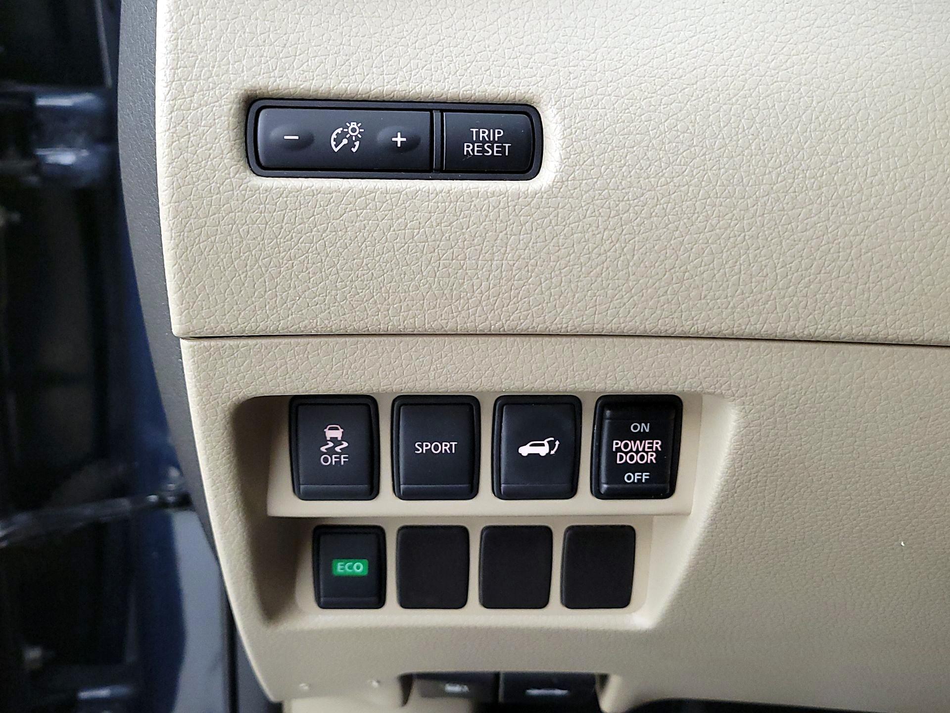 Thumbnail: 2016 Nissan Rogue - 13