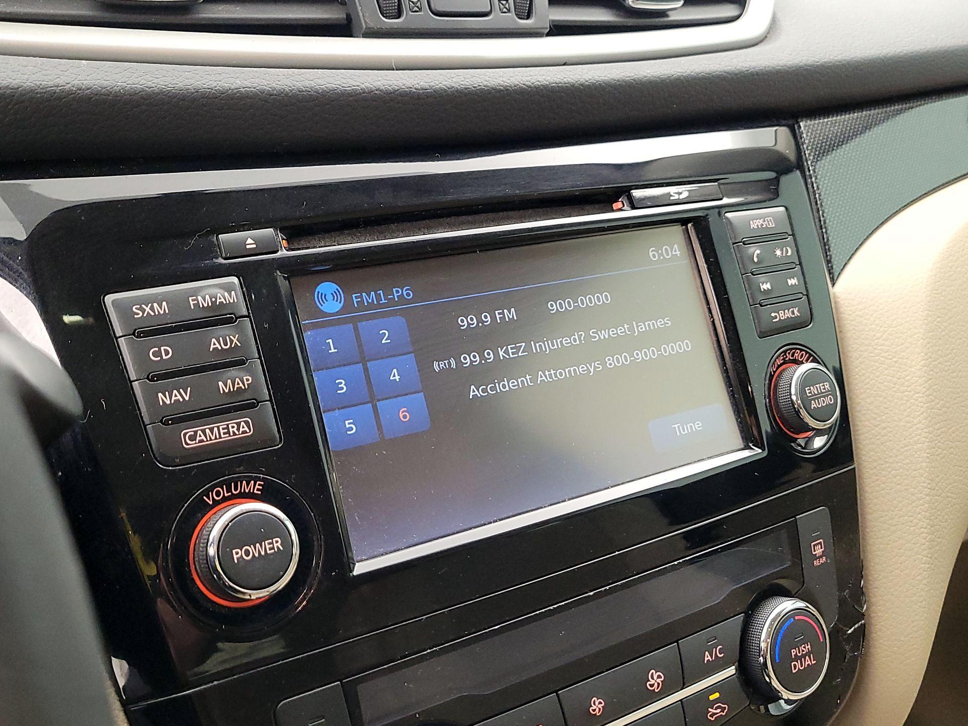 Thumbnail: 2016 Nissan Rogue - 16