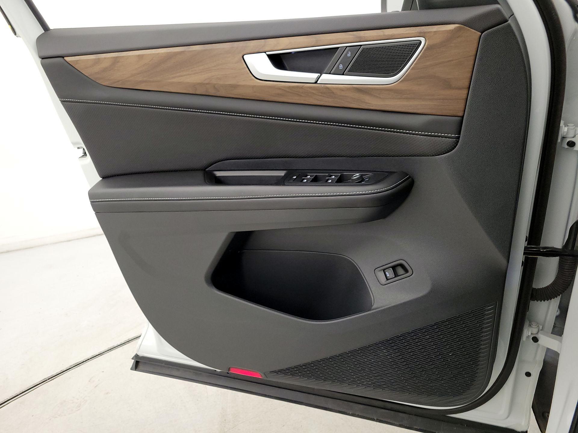 Thumbnail: 2024 Volkswagen Atlas - 12