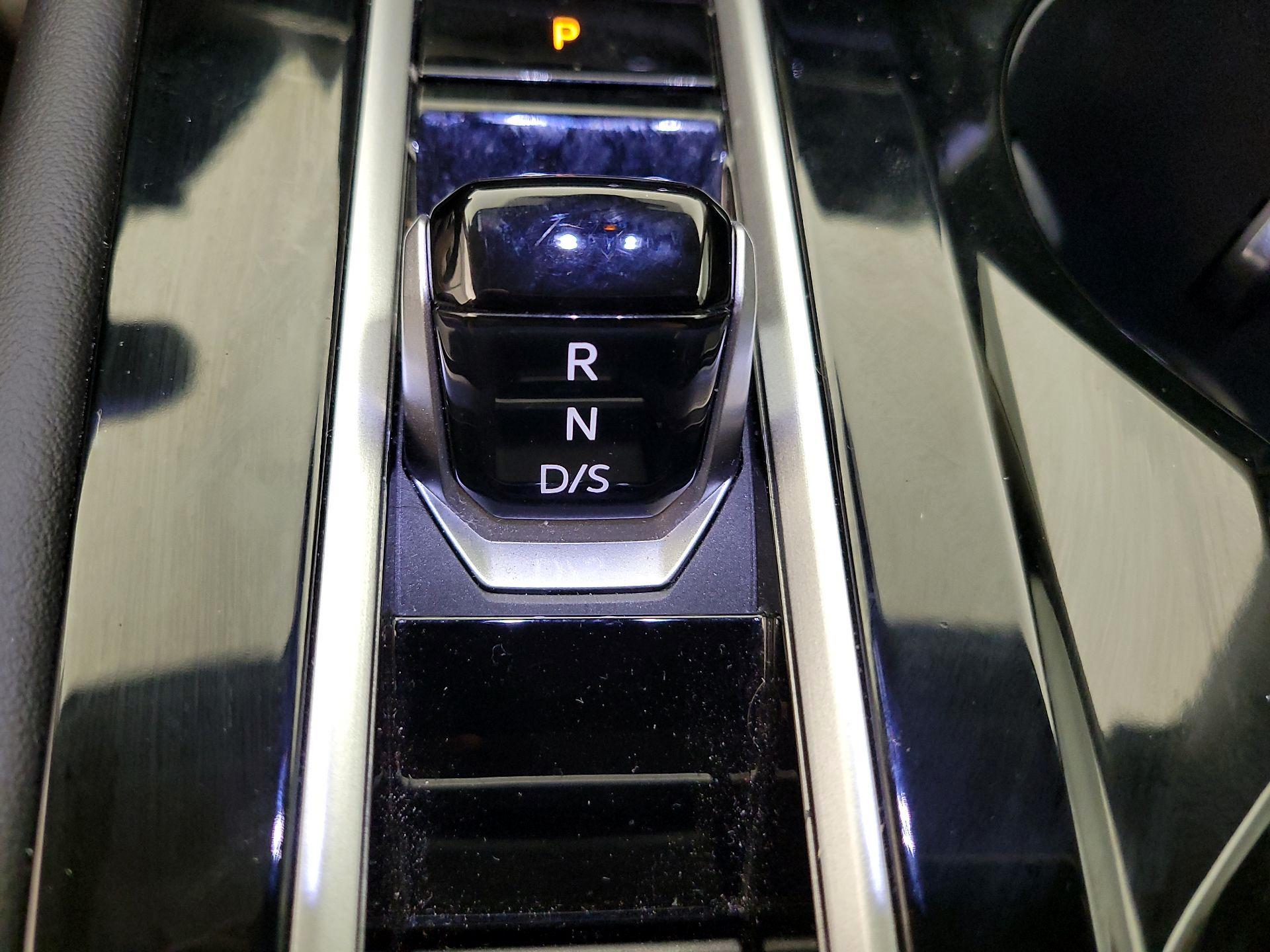 Thumbnail: 2024 Volkswagen Atlas - 17