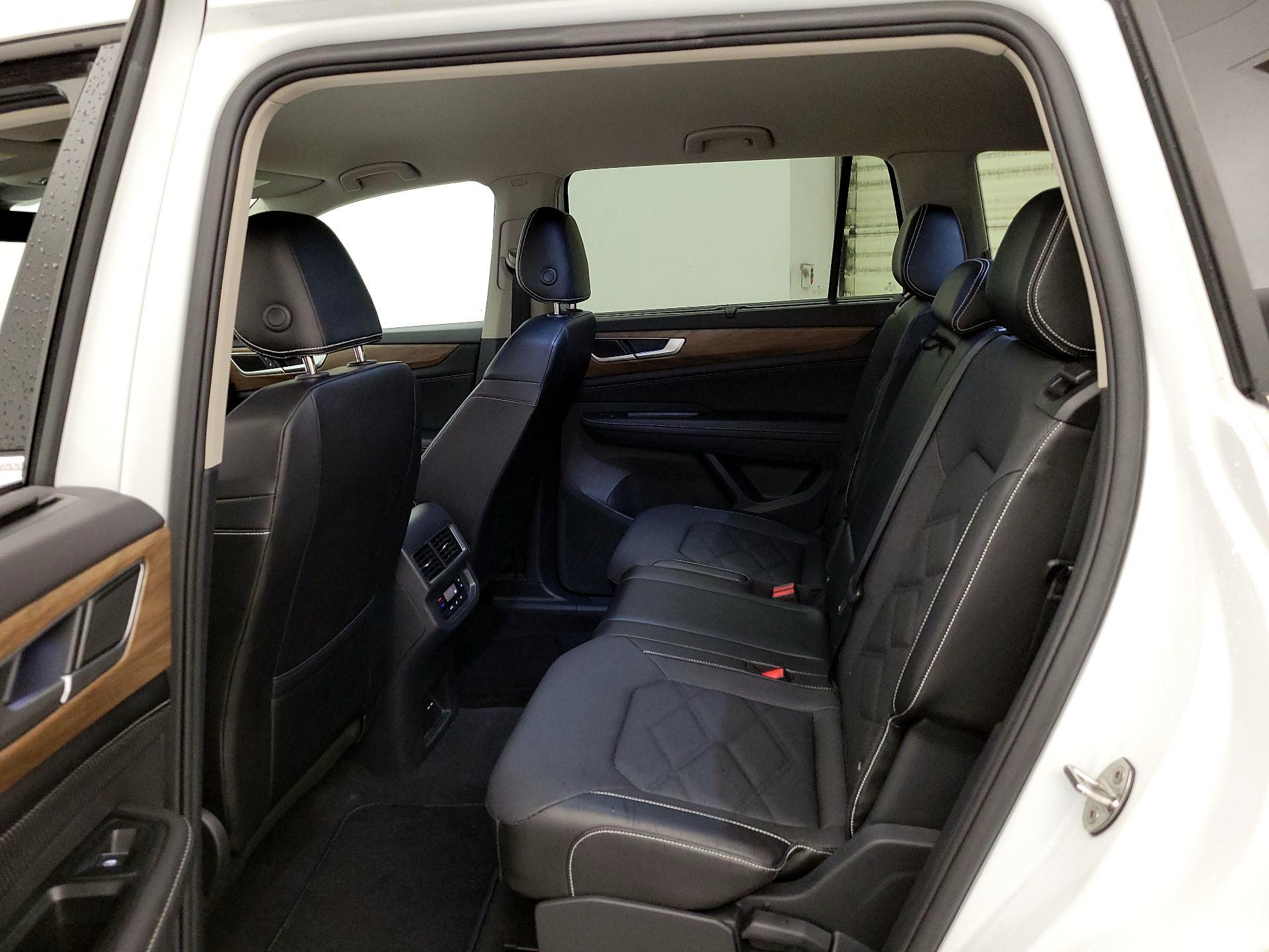 Thumbnail: 2024 Volkswagen Atlas - 19