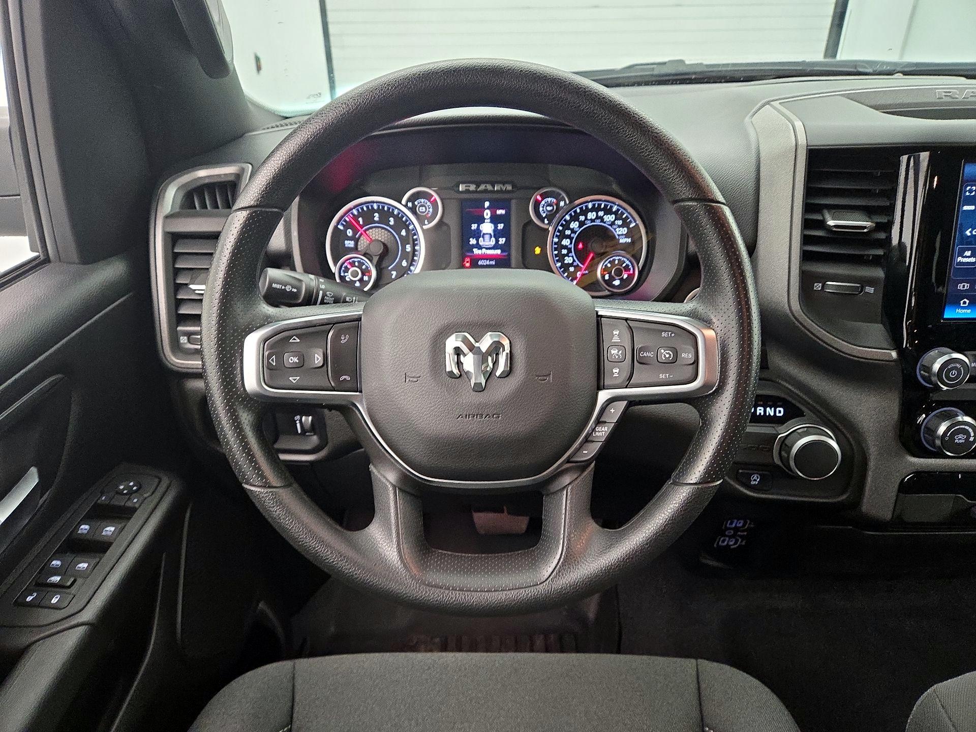 Thumbnail: 2025 RAM 1500 - 10