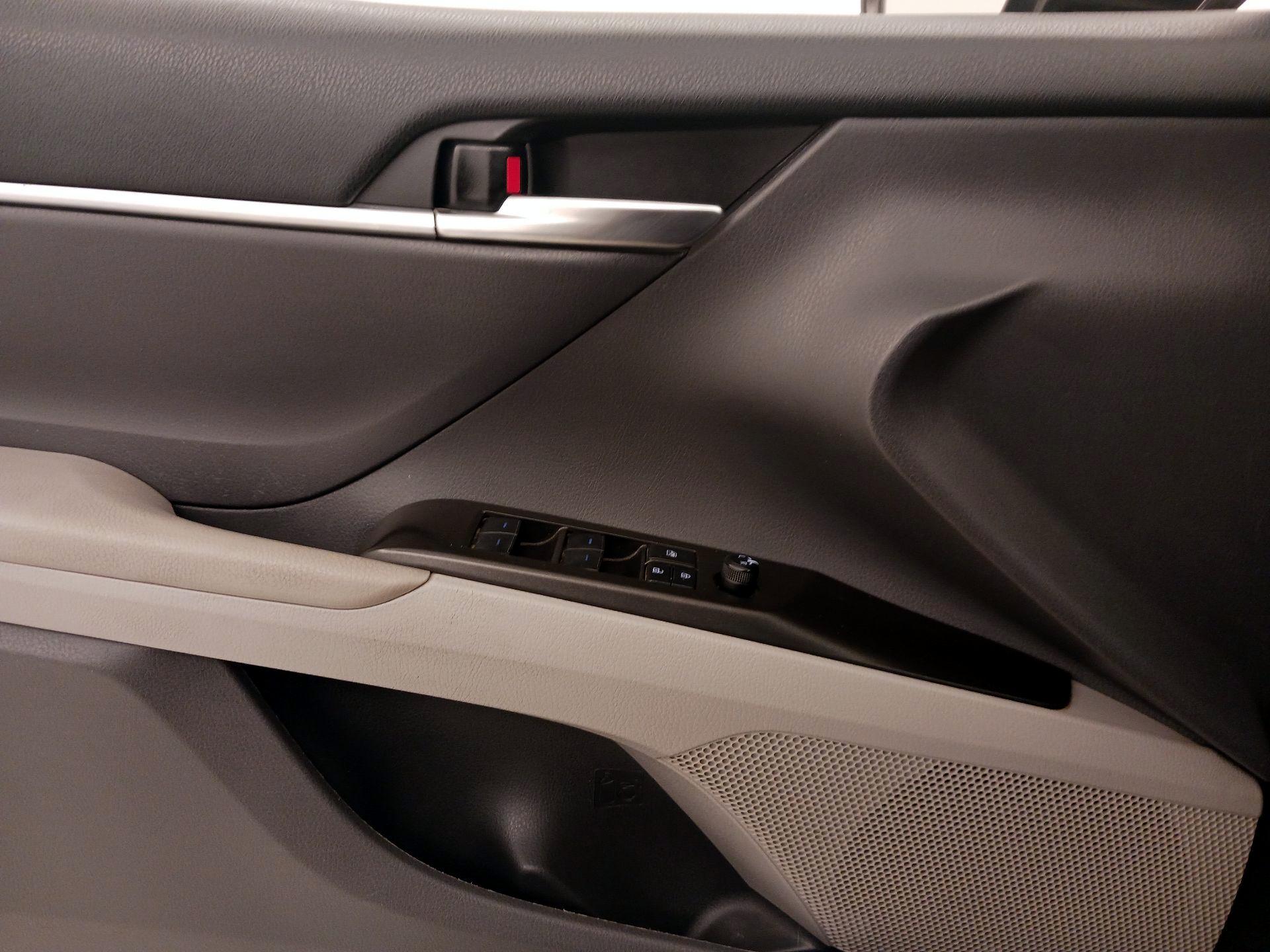 Thumbnail: 2023 Toyota Camry - 12