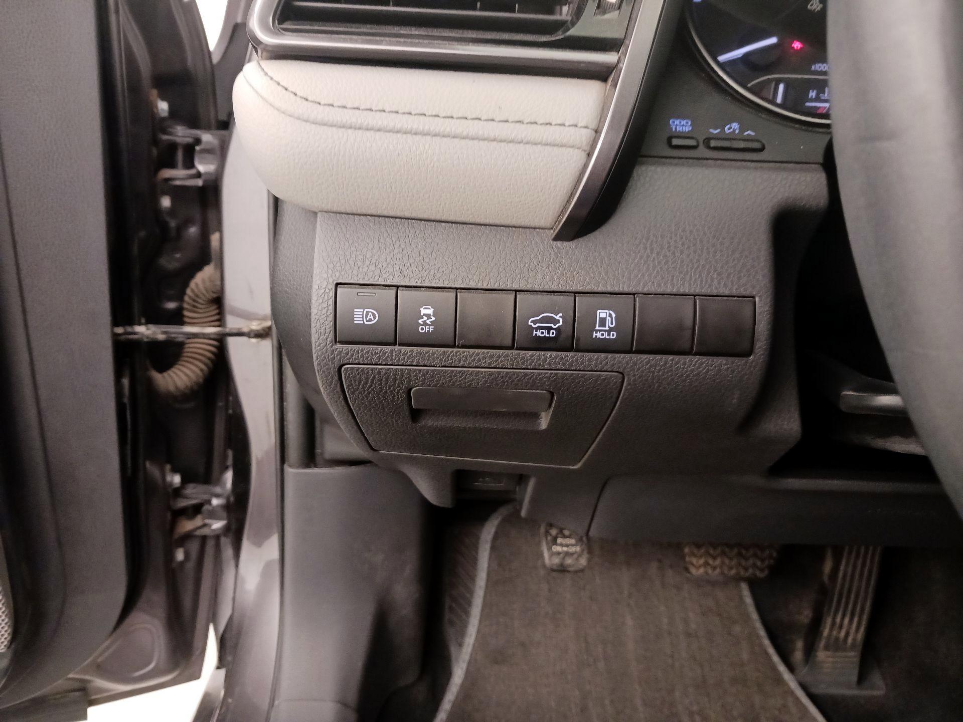 Thumbnail: 2023 Toyota Camry - 13