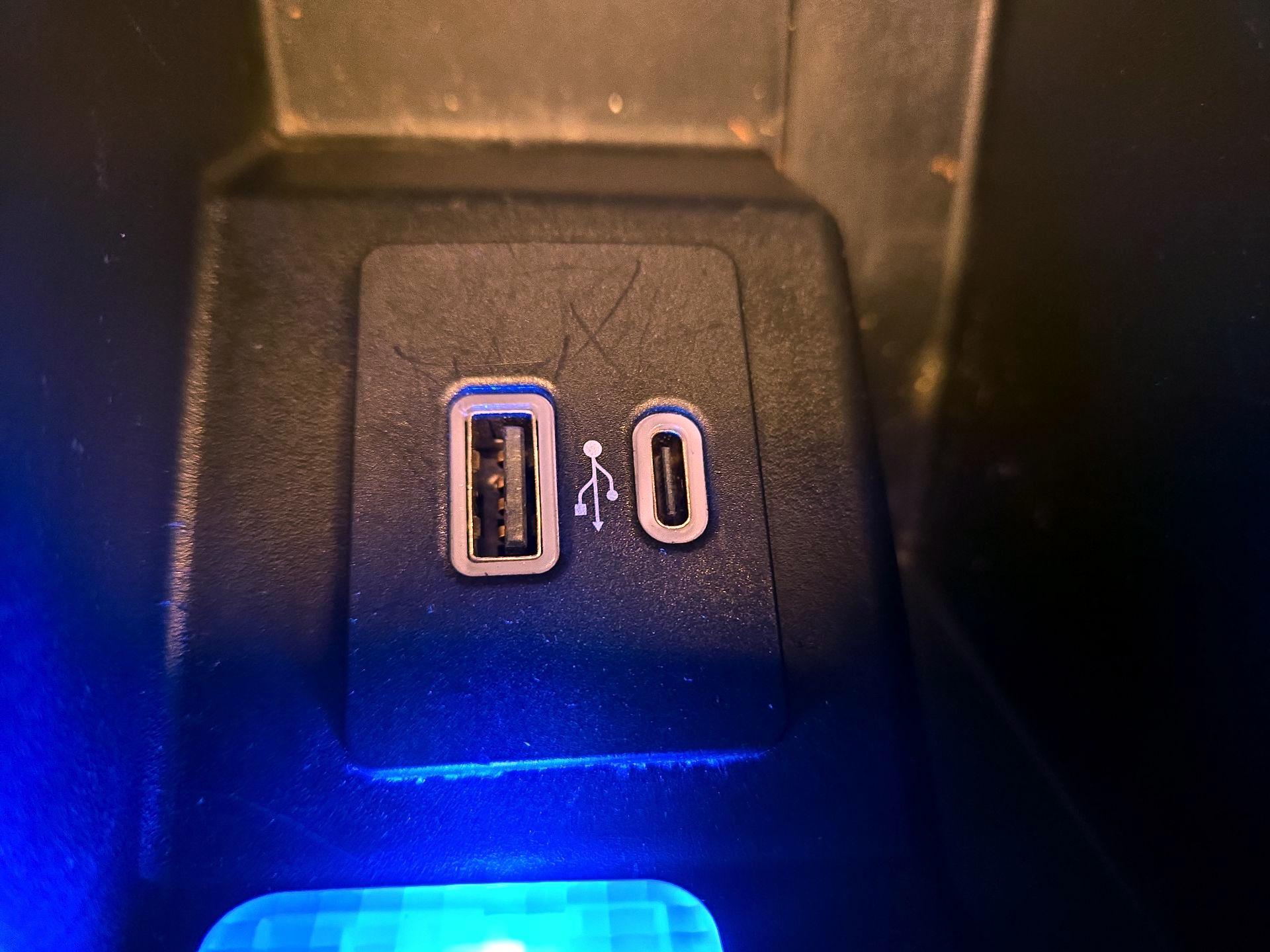 Thumbnail: 2020 Lincoln Aviator - 19