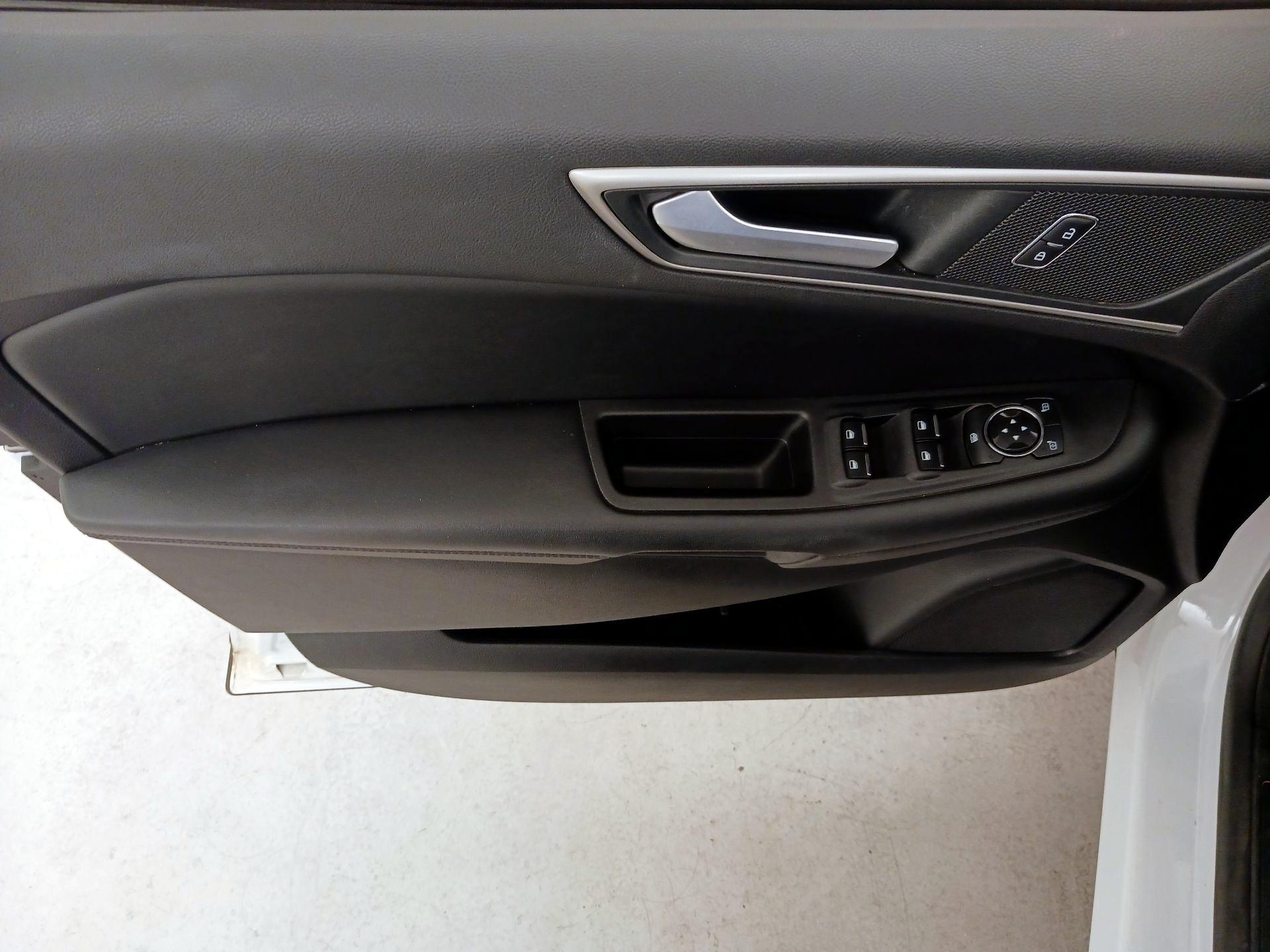 Thumbnail: 2022 Ford Edge - 12