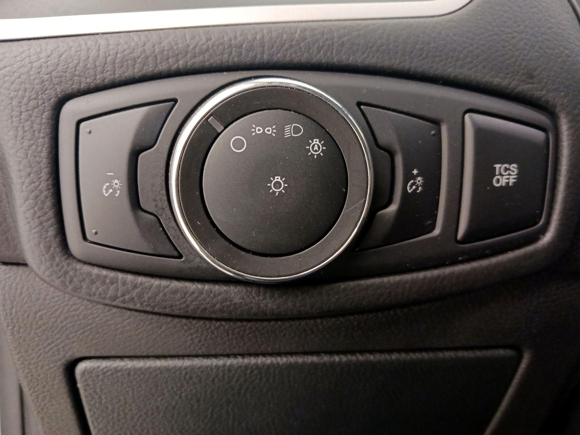 Thumbnail: 2022 Ford Edge - 13