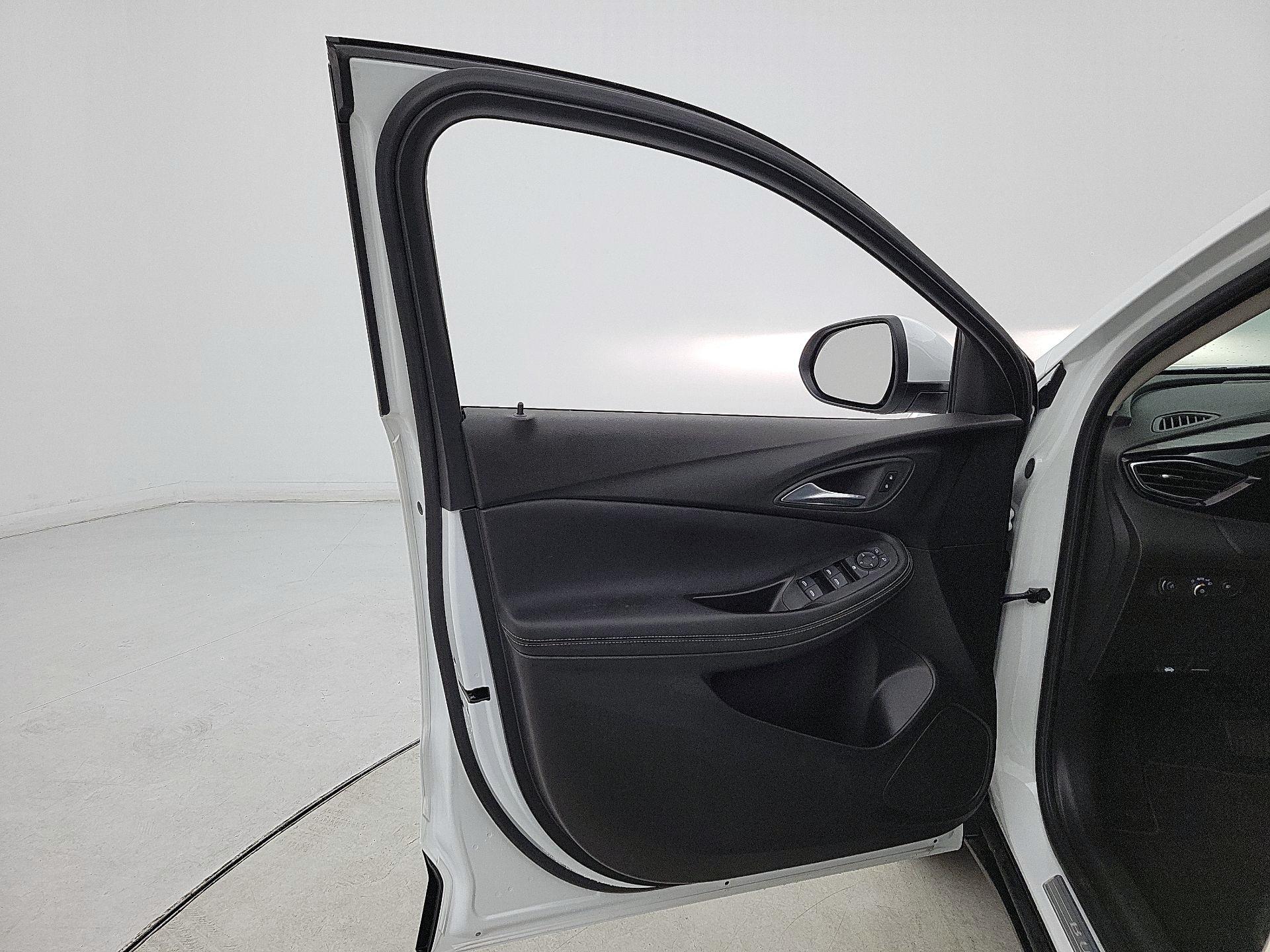 Thumbnail: 2022 Buick Encore GX - 12