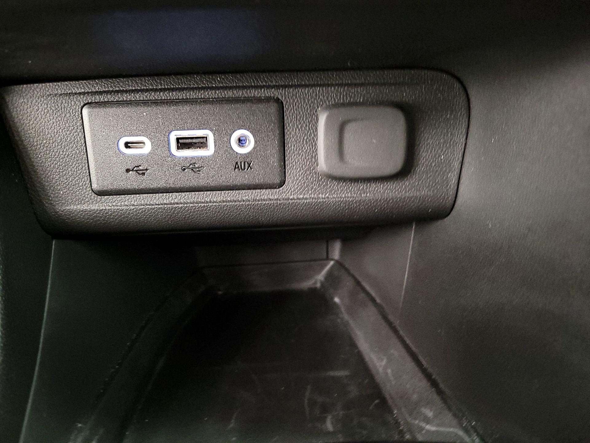 Thumbnail: 2022 Buick Encore GX - 18