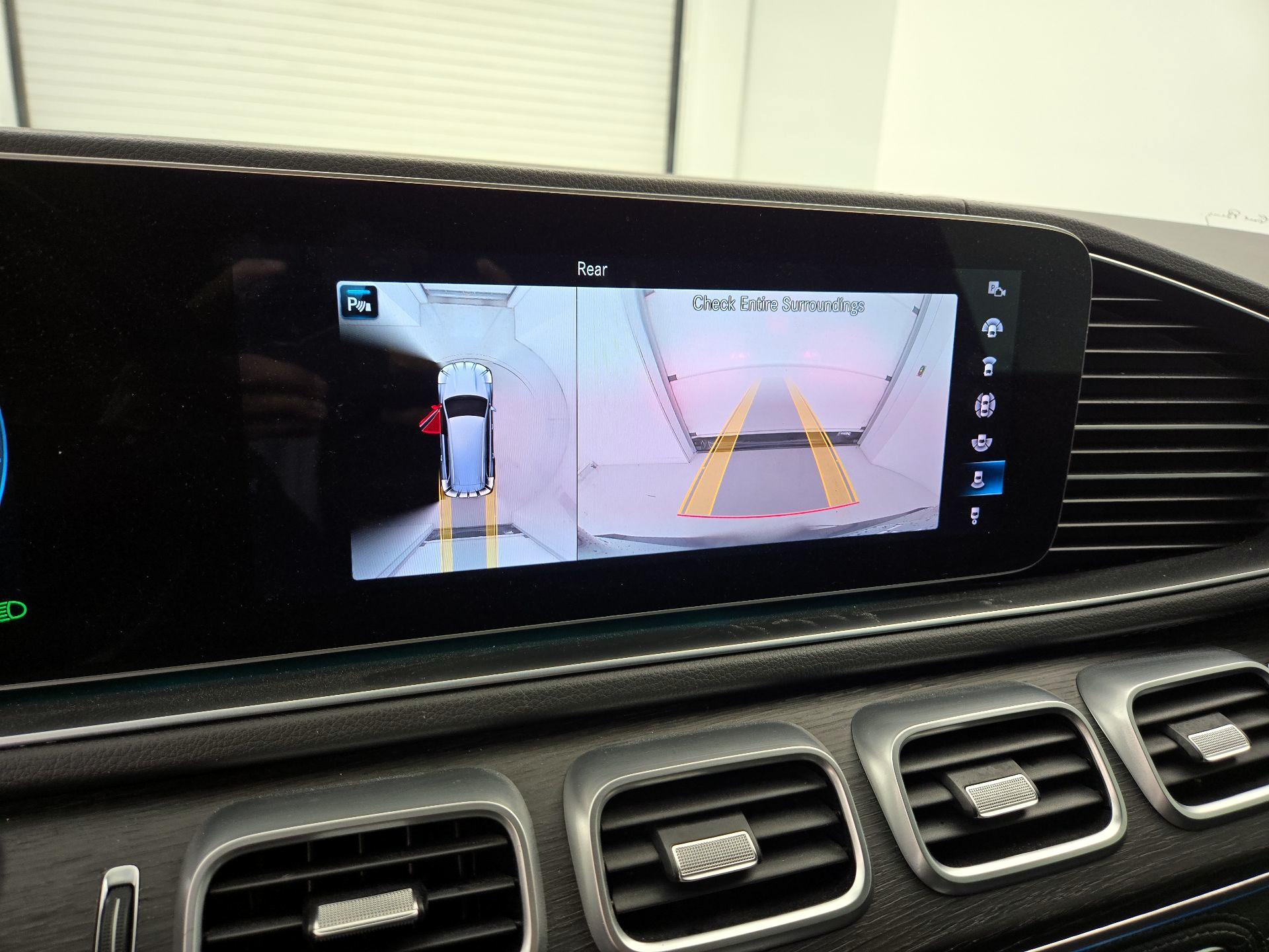 Thumbnail: 2021 Mercedes-Benz GLS - 15