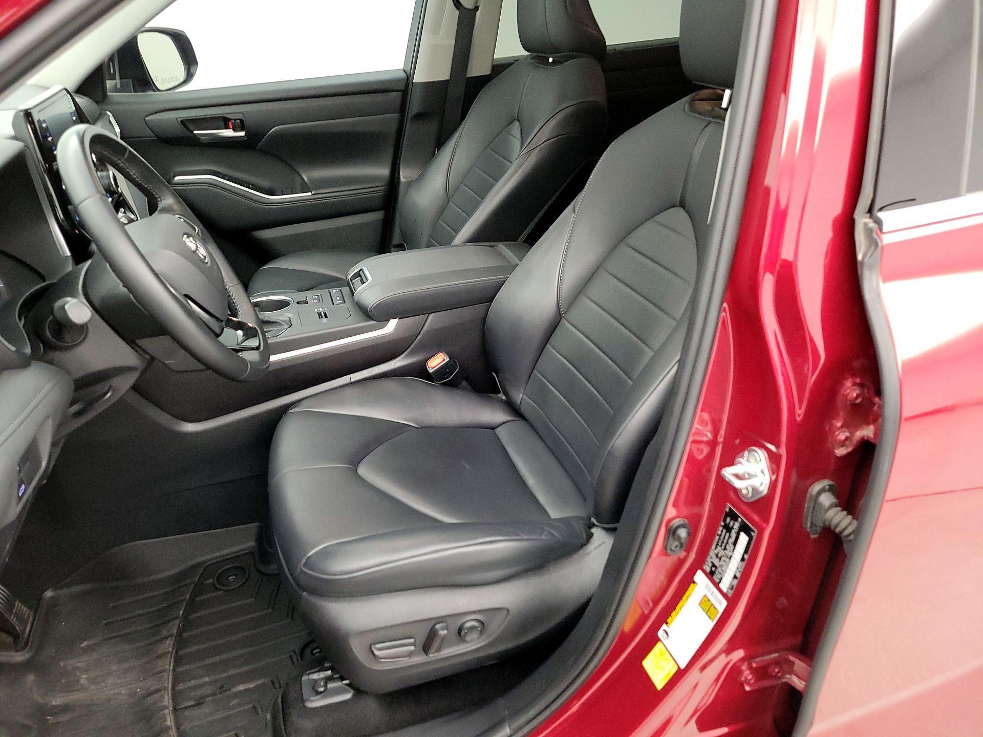 Thumbnail: 2021 Toyota Highlander - 11