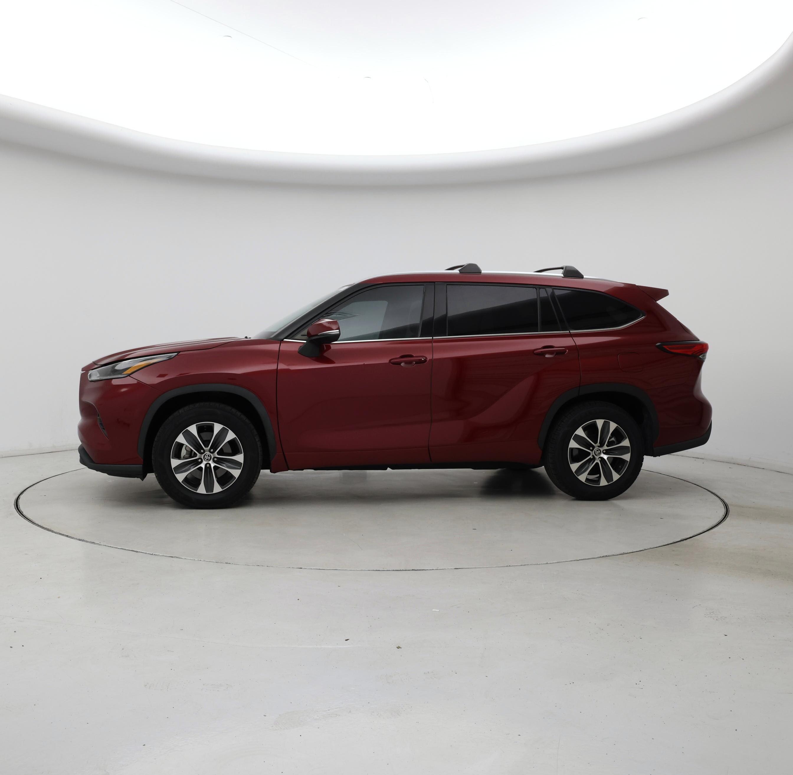 Thumbnail: 2021 Toyota Highlander - 3